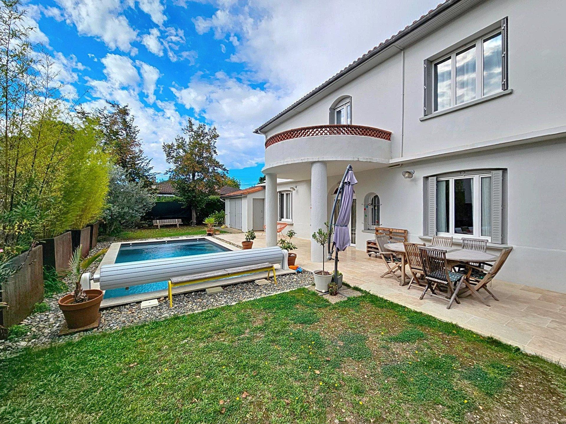 Photo 6 of the listing.