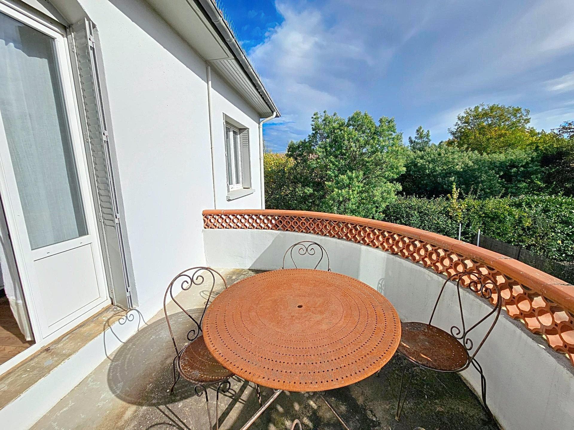 Photo 13 of the listing.