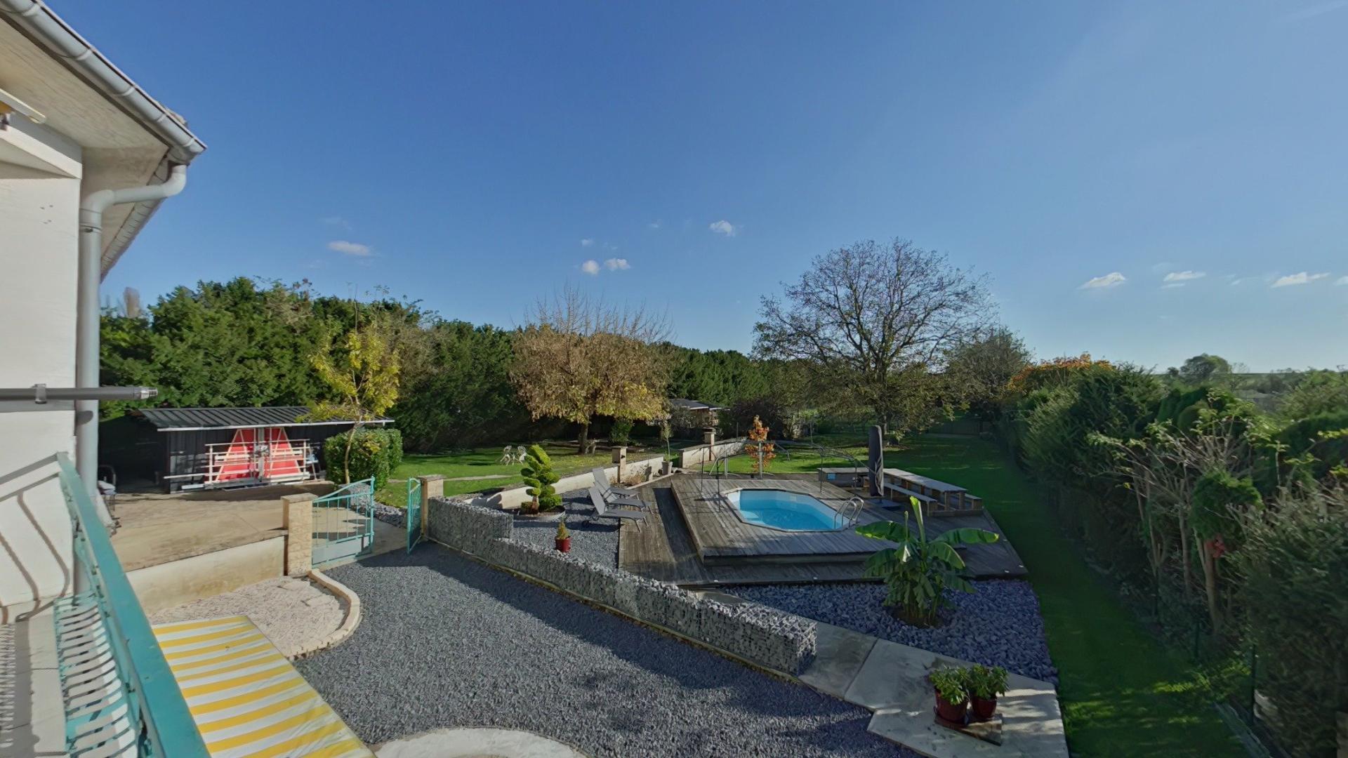 Photo 5 of the listing.