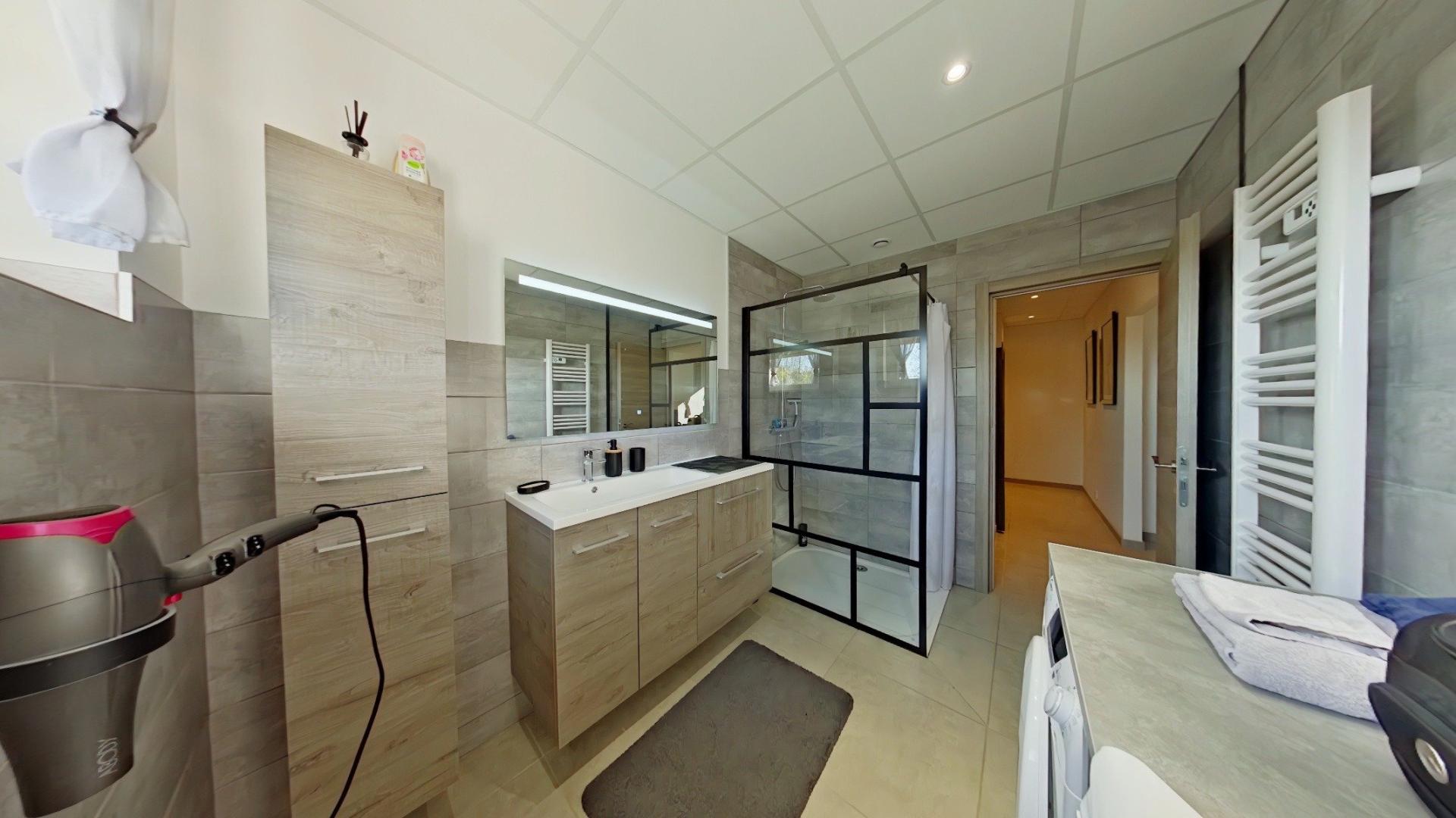 Photo 13 of the listing.