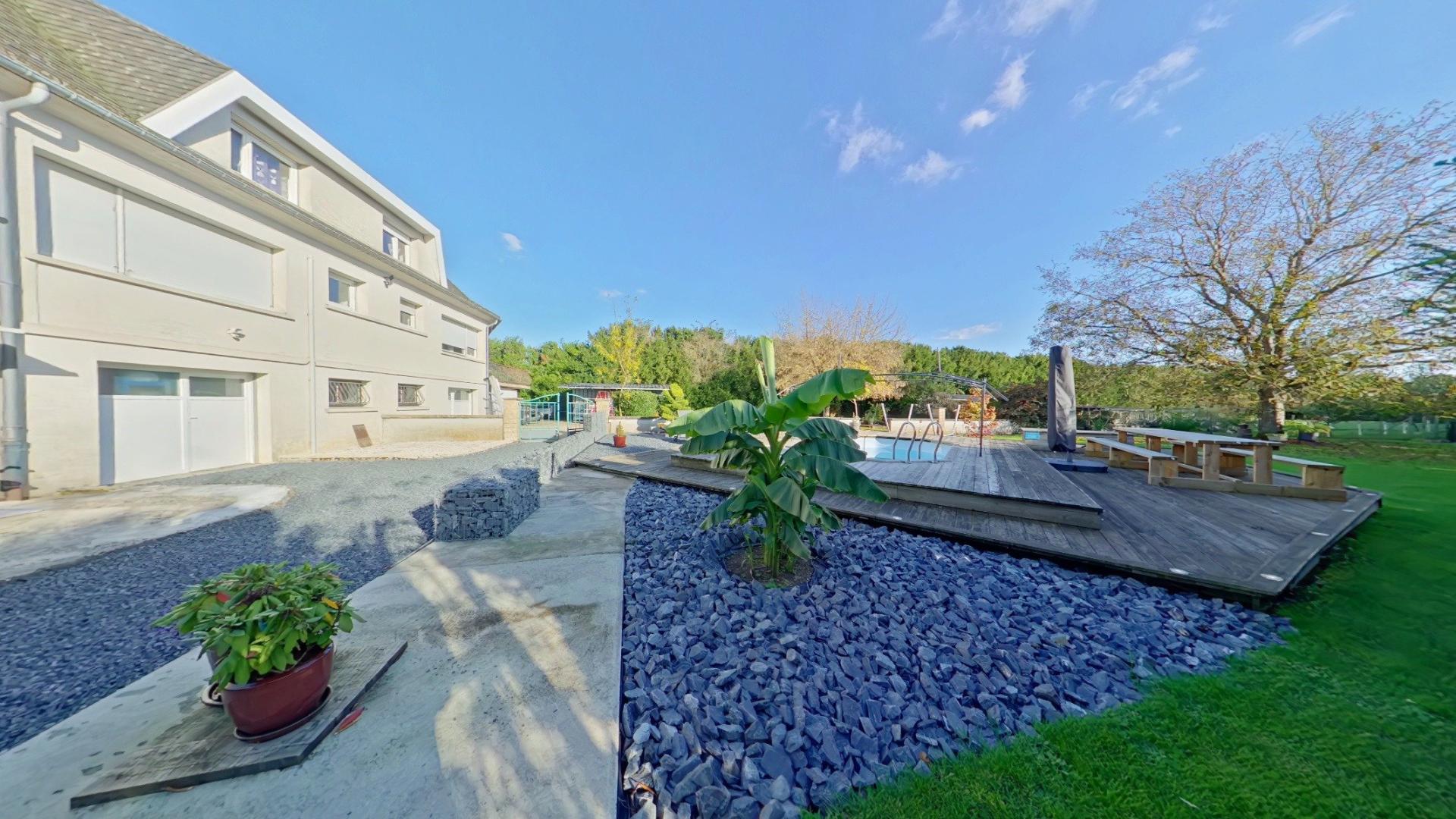 Photo 6 of the listing.