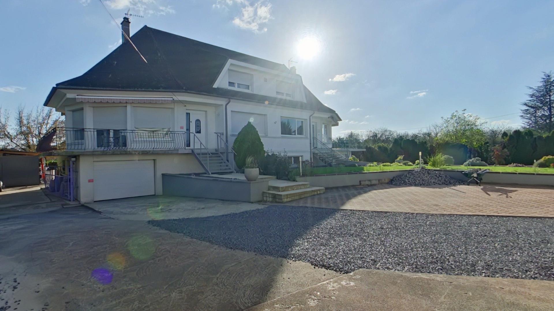 Photo 3 of the listing.