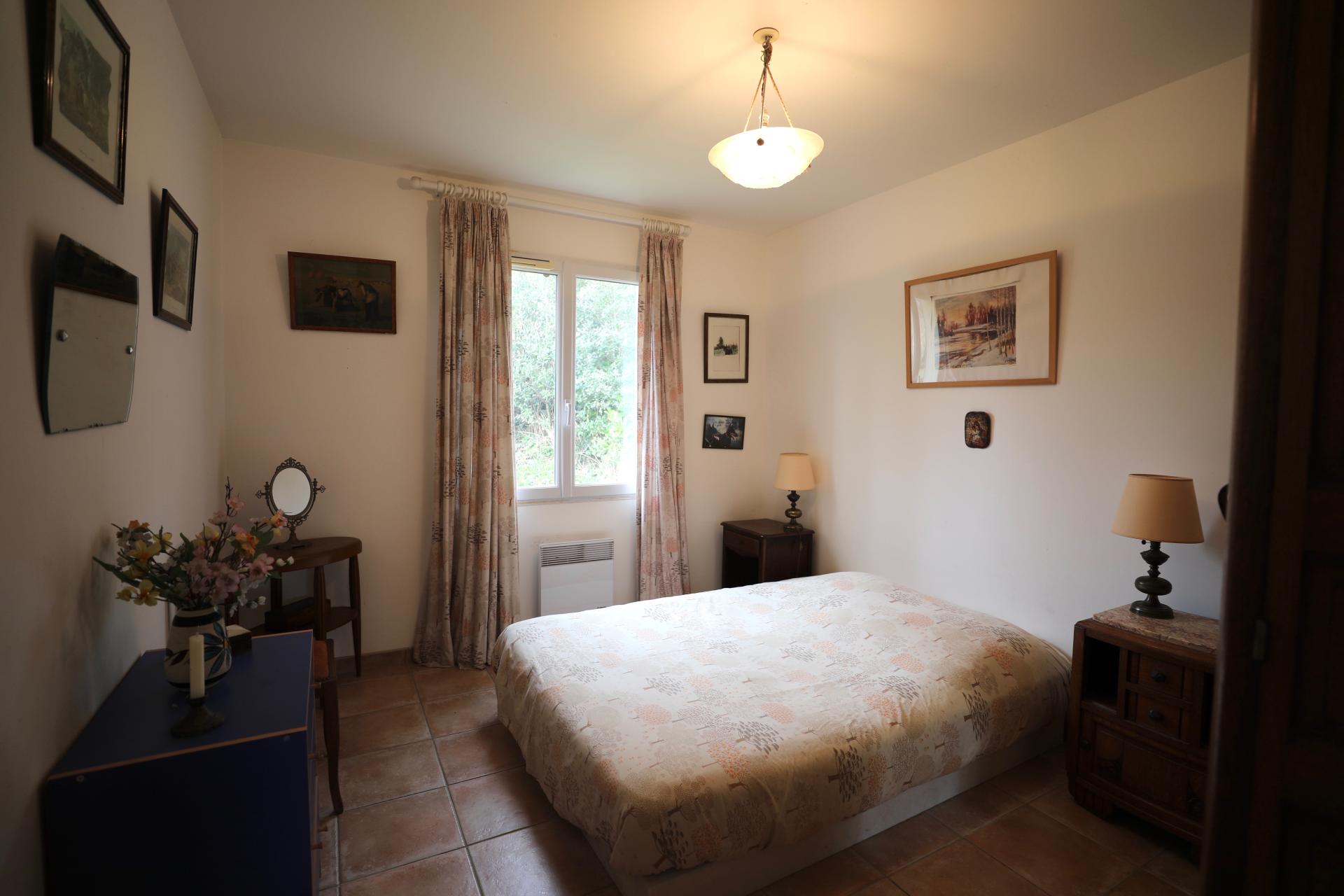 Photo 6 of the listing.