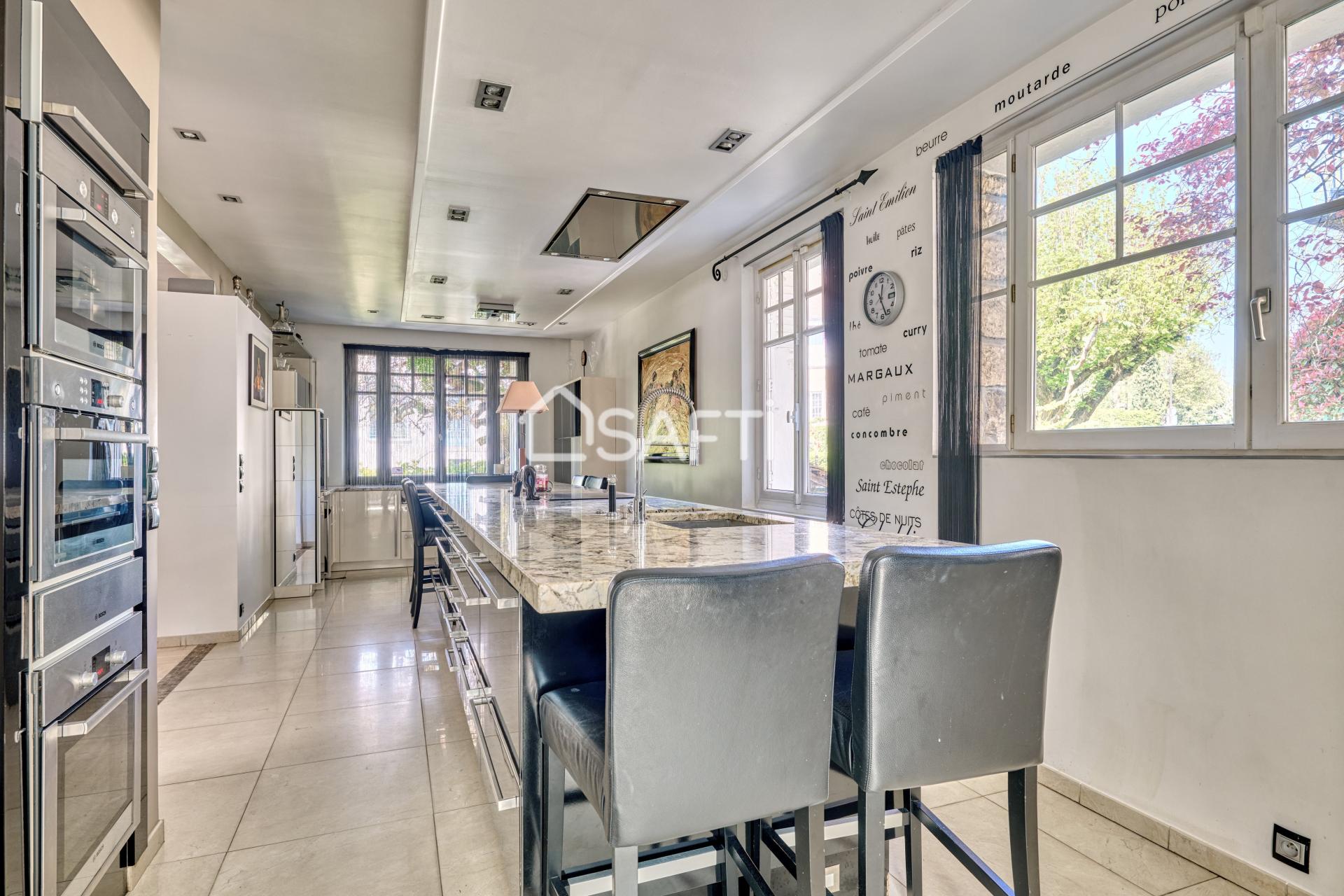 Photo 5 of the listing.