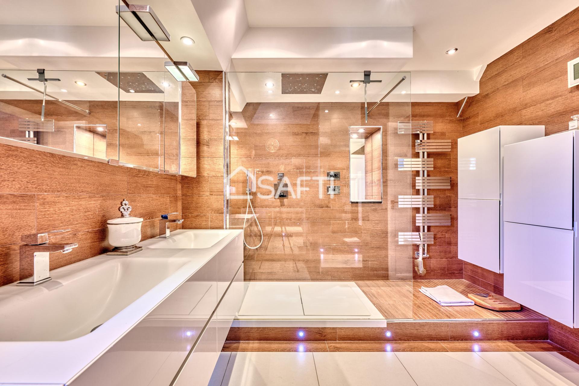 Photo 13 of the listing.