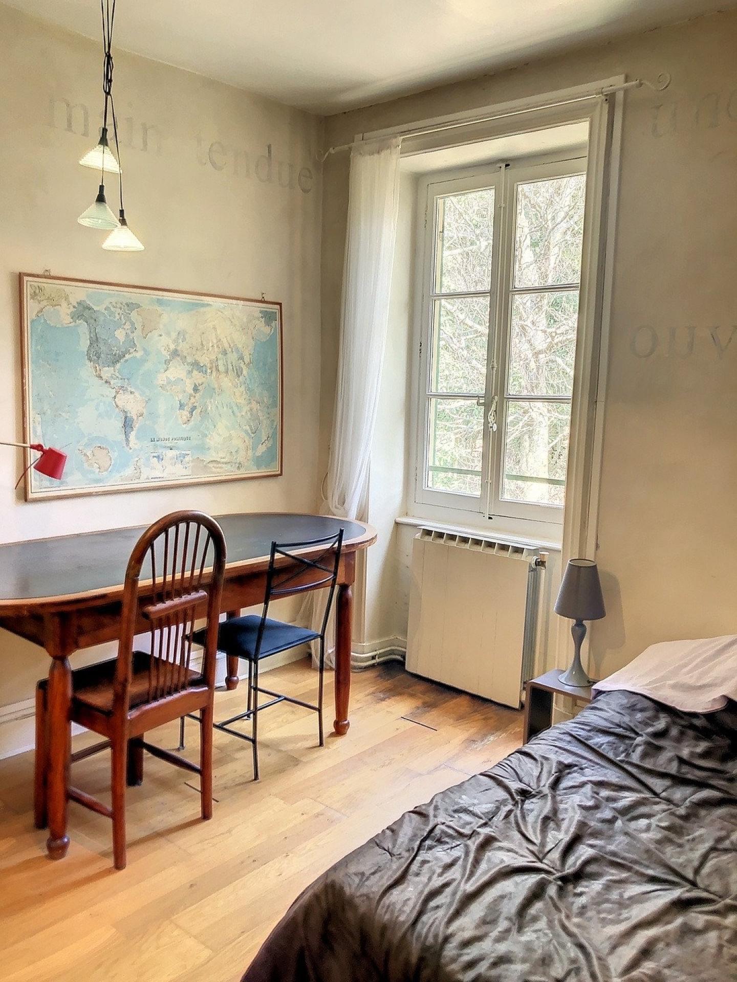 Photo 6 of the listing.