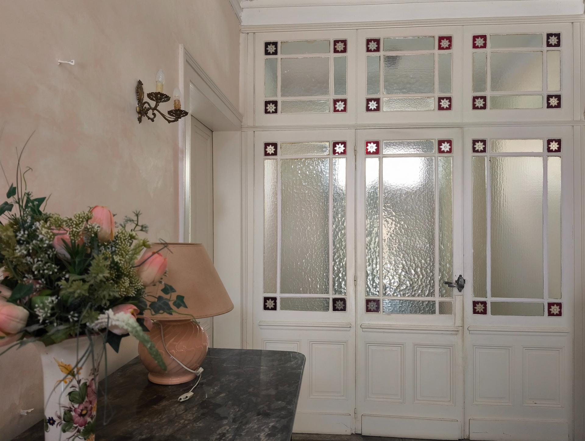 Photo 4 of the listing.