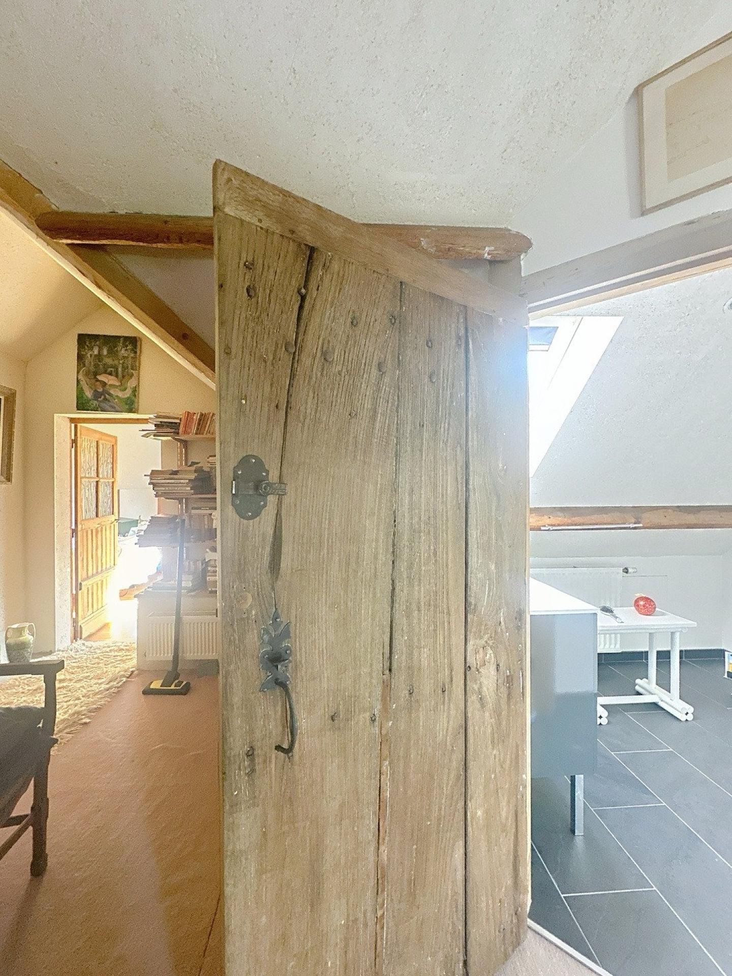 Photo 6 of the listing.