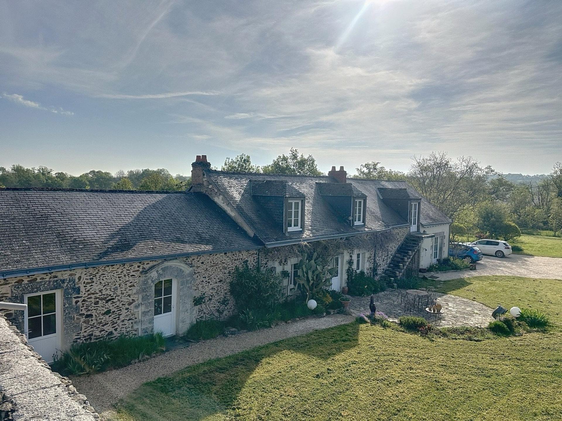 Photo 2 of the listing.