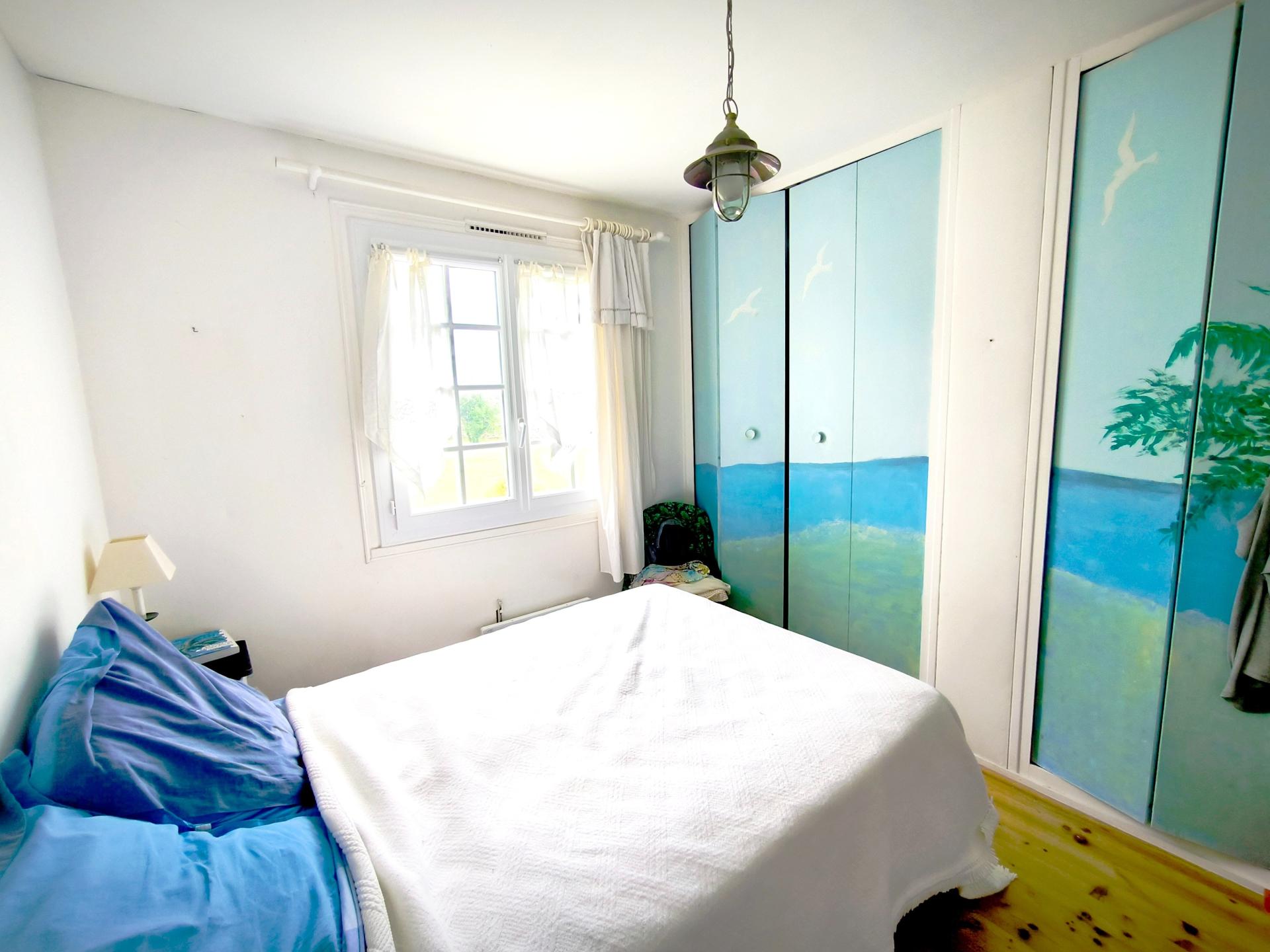 Photo 8 of the listing.