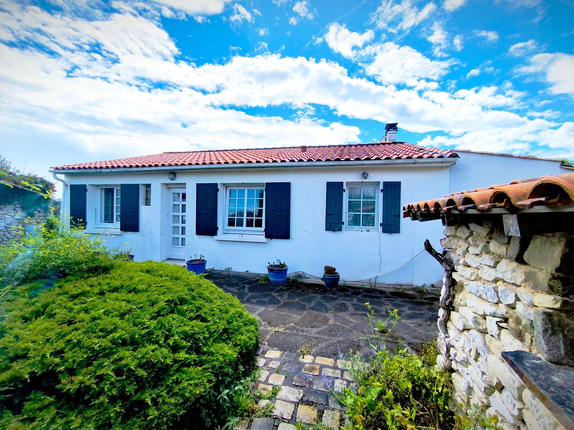 Photo 3 of the listing.