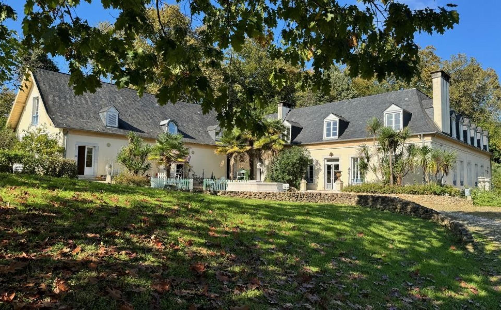 Photo 11 of the listing.