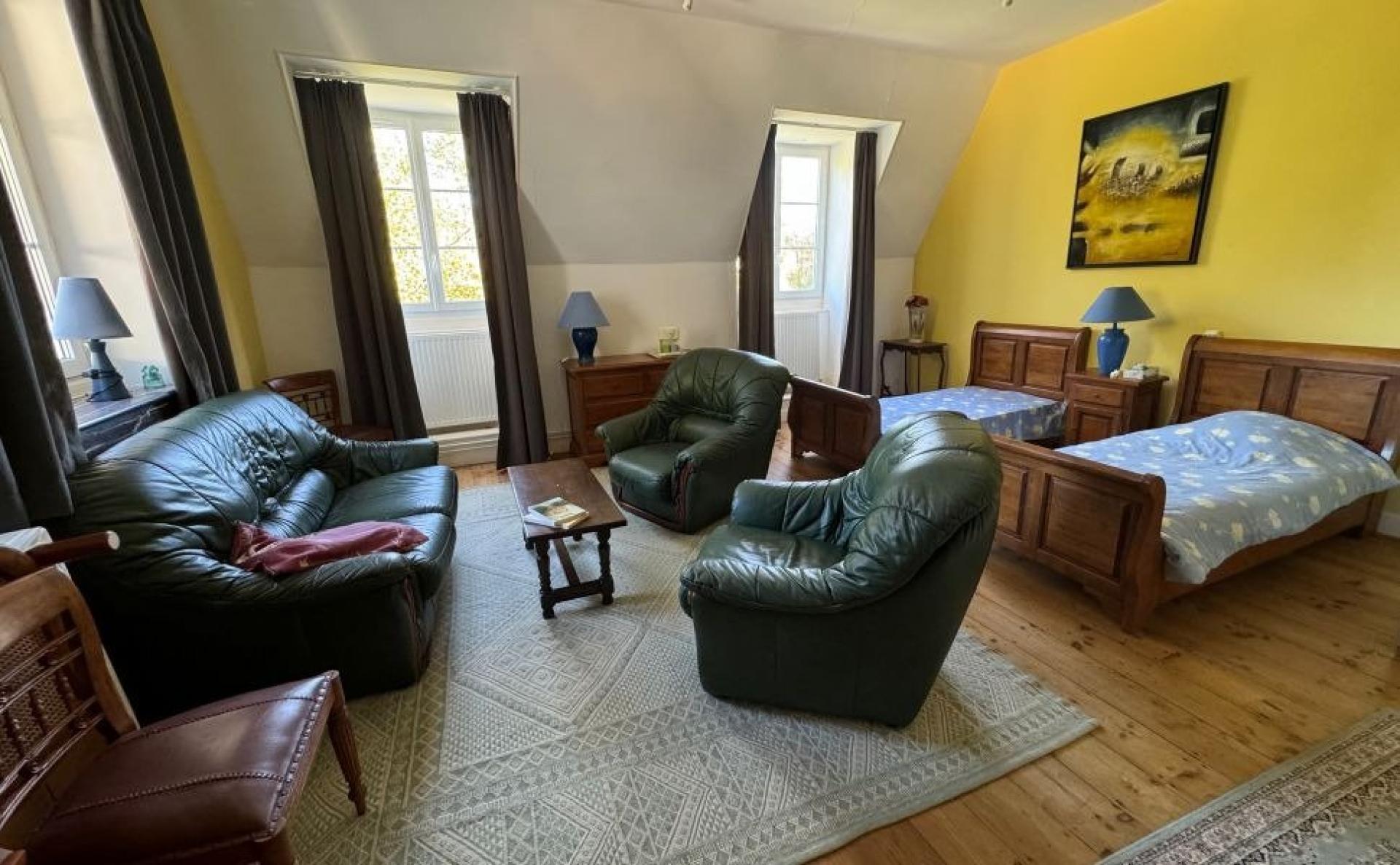 Photo 9 of the listing.