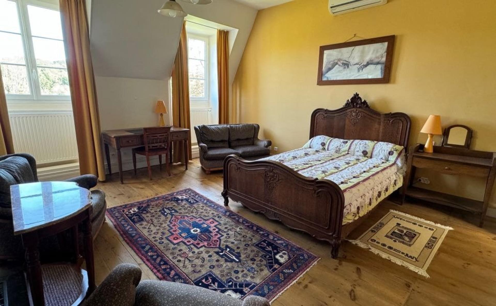 Photo 14 of the listing.