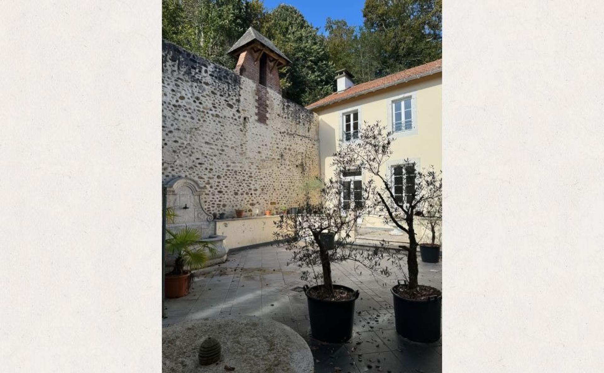 Photo 16 of the listing.