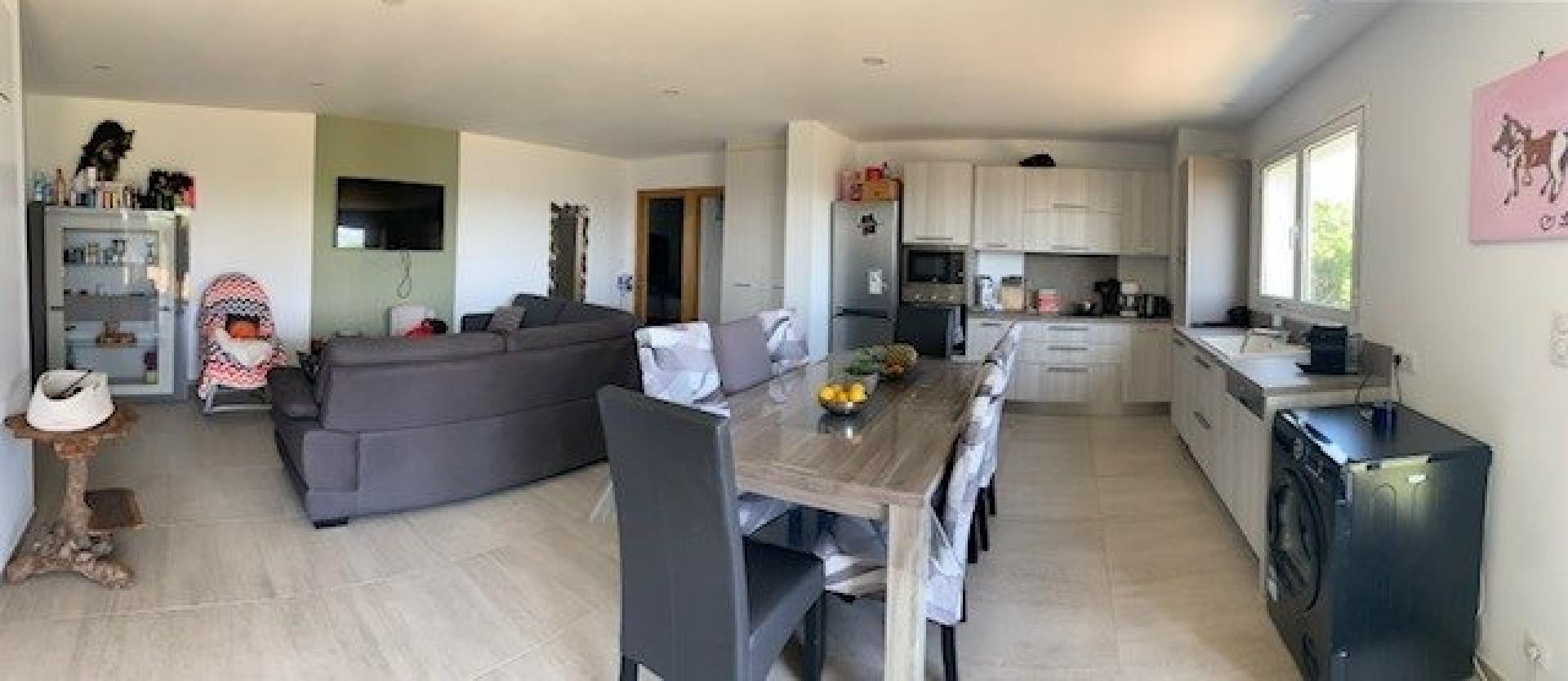 Photo 17 of the listing.