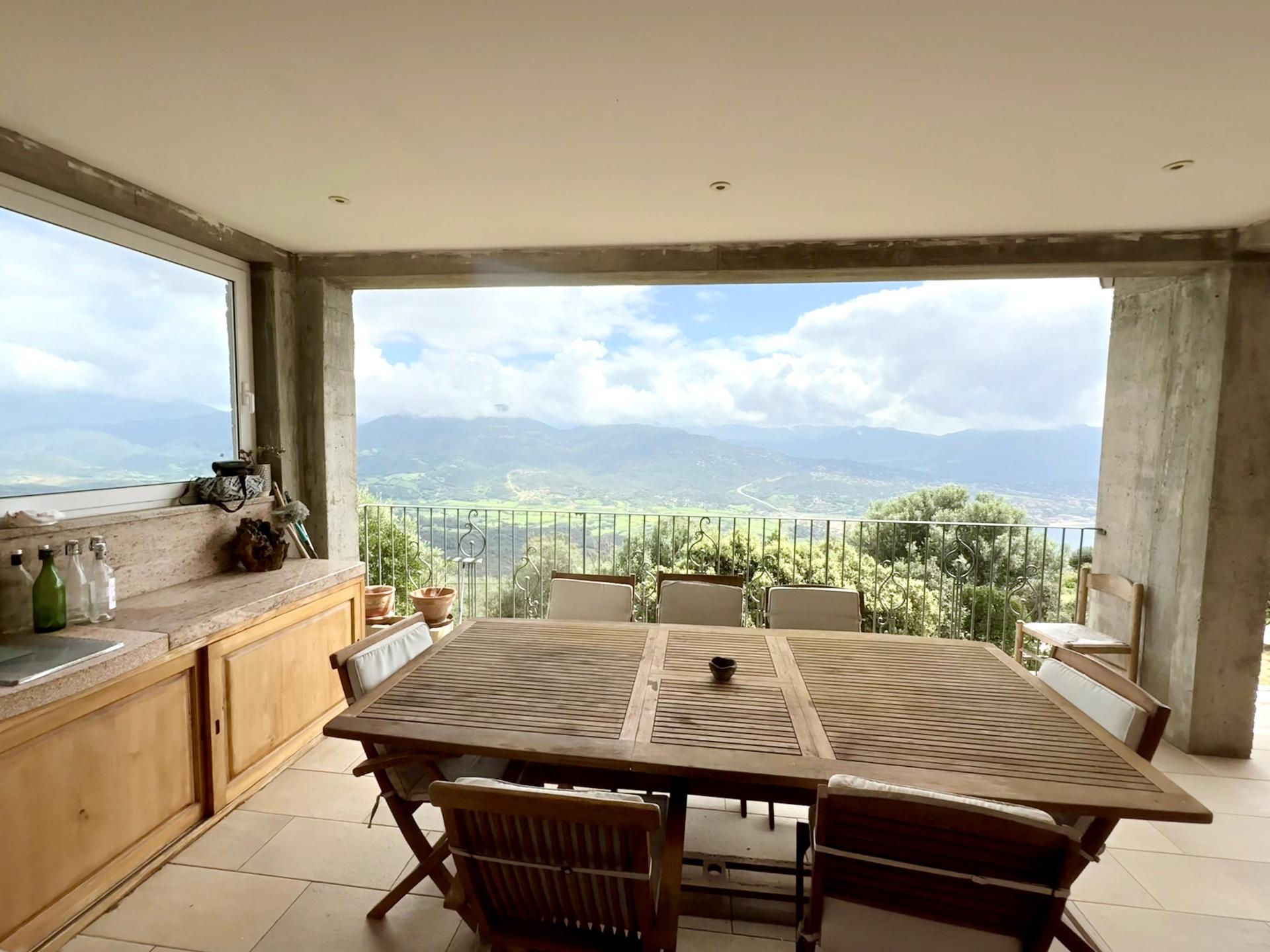 Photo 5 of the listing.