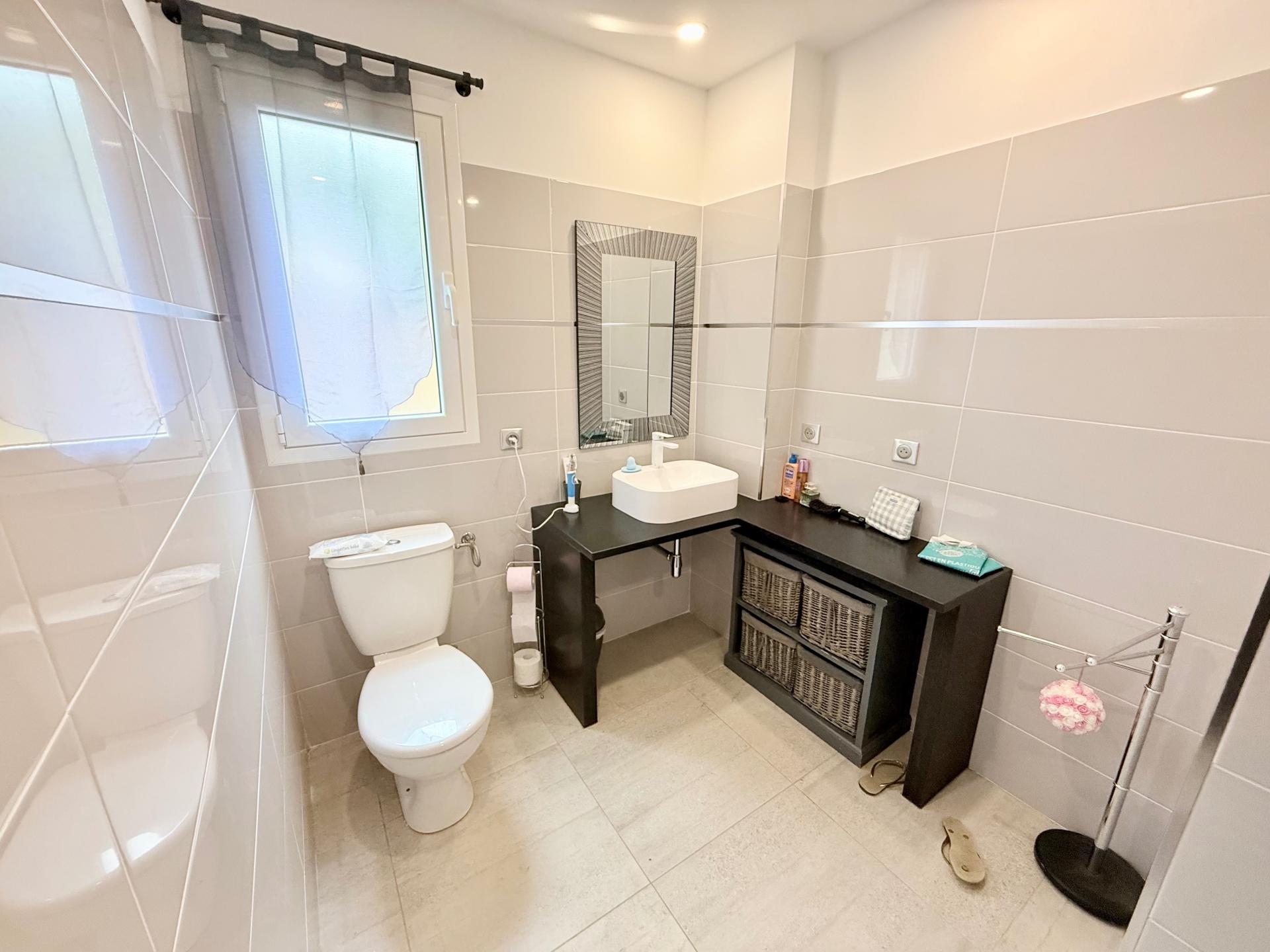 Photo 19 of the listing.