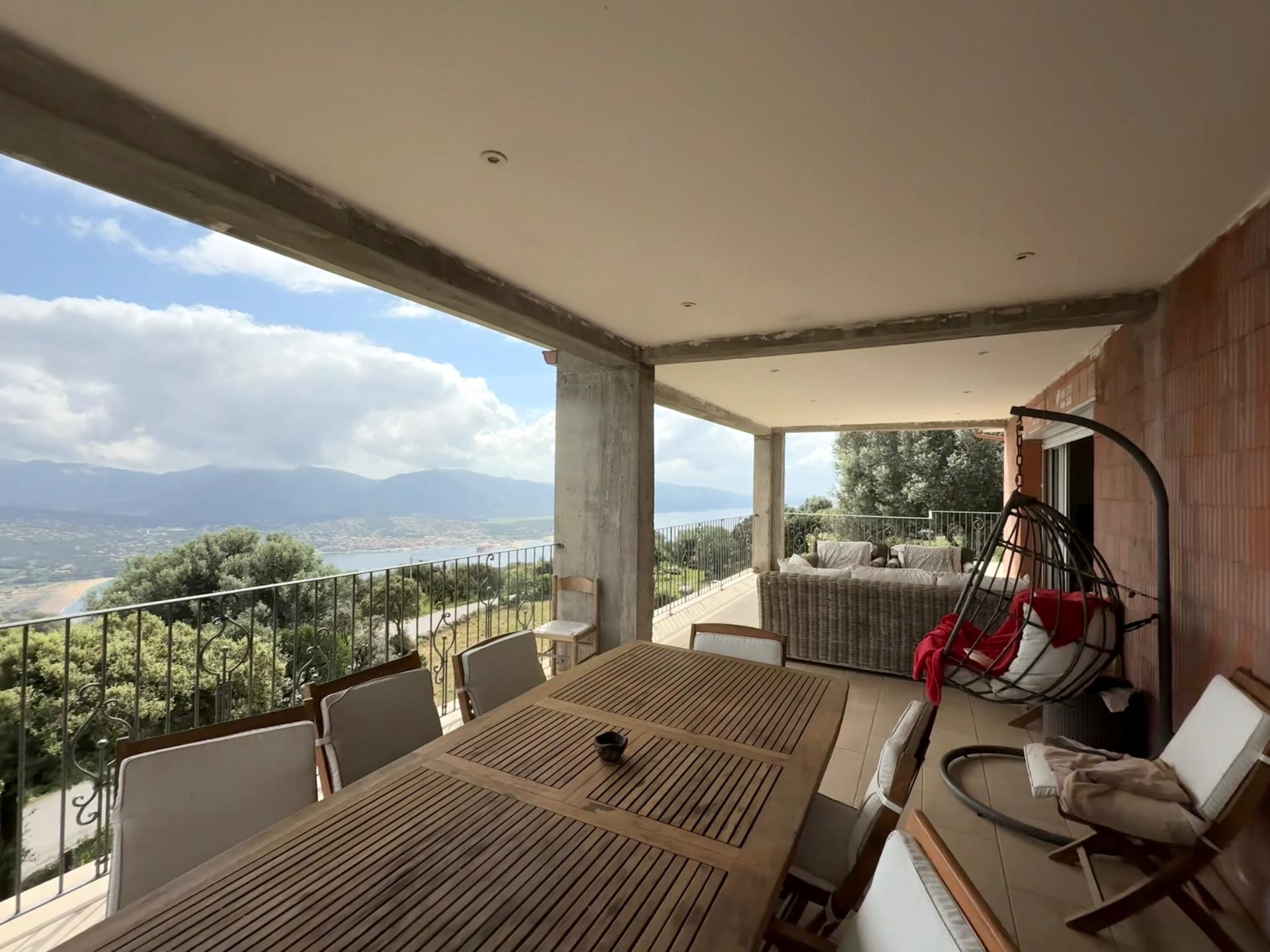 Photo 3 of the listing.