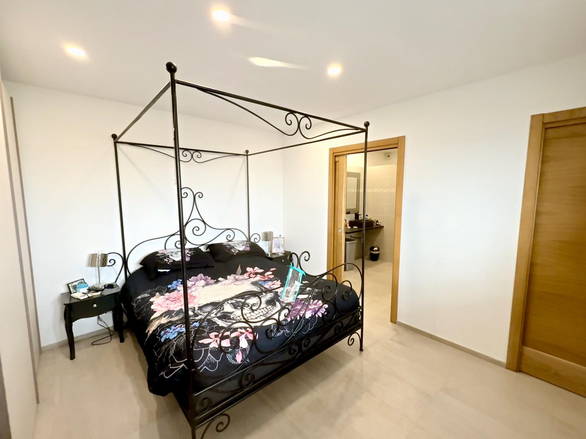 Photo 14 of the listing.