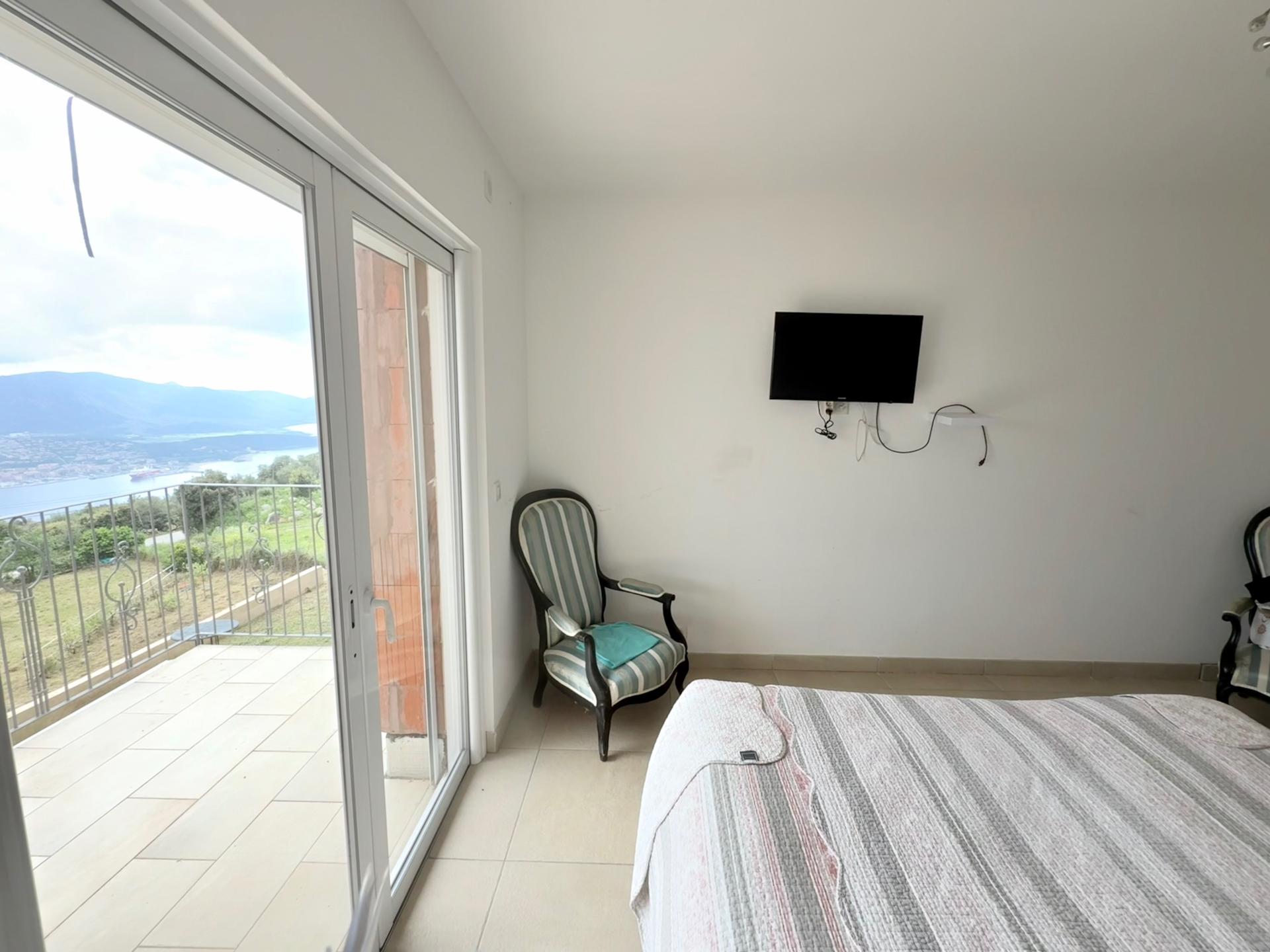 Photo 13 of the listing.