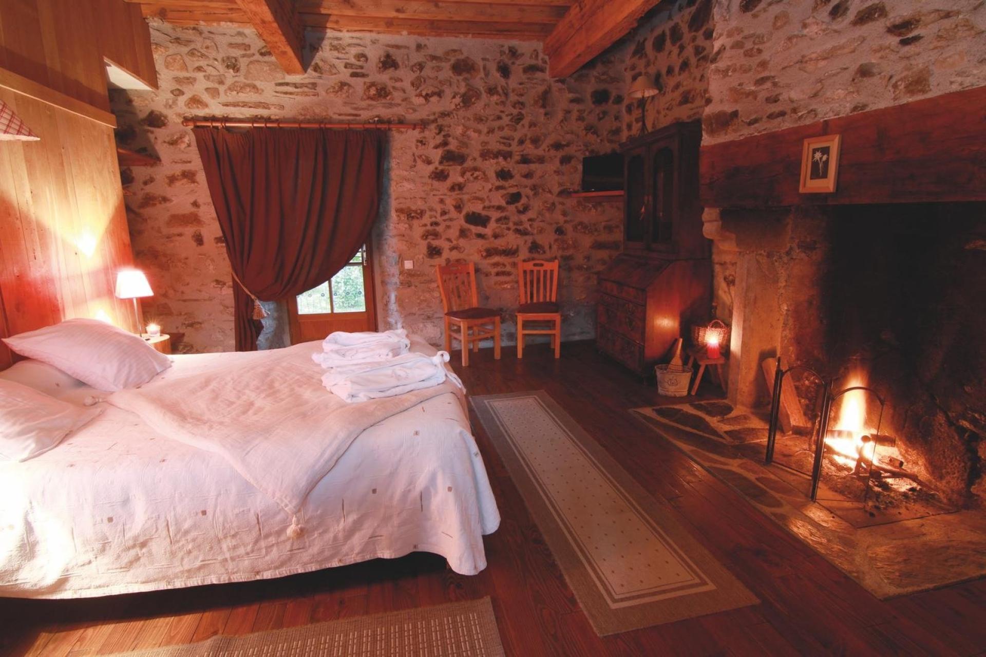 Photo 9 of the listing.