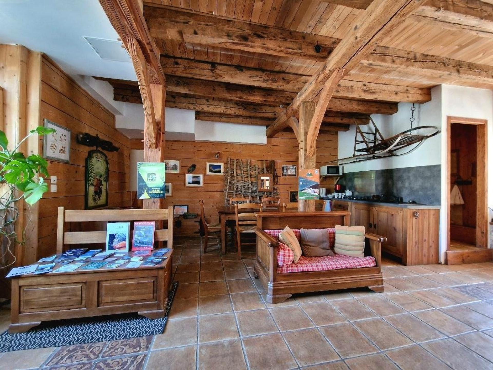 Photo 6 of the listing.