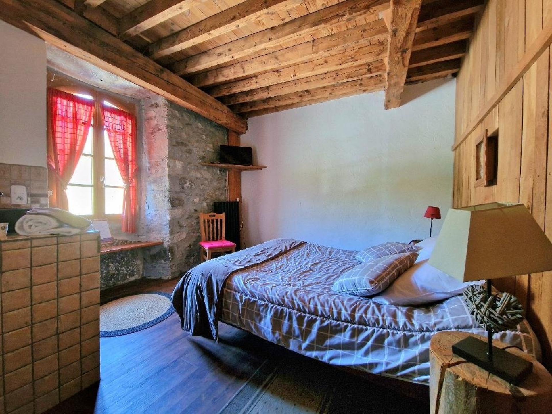 Photo 10 of the listing.