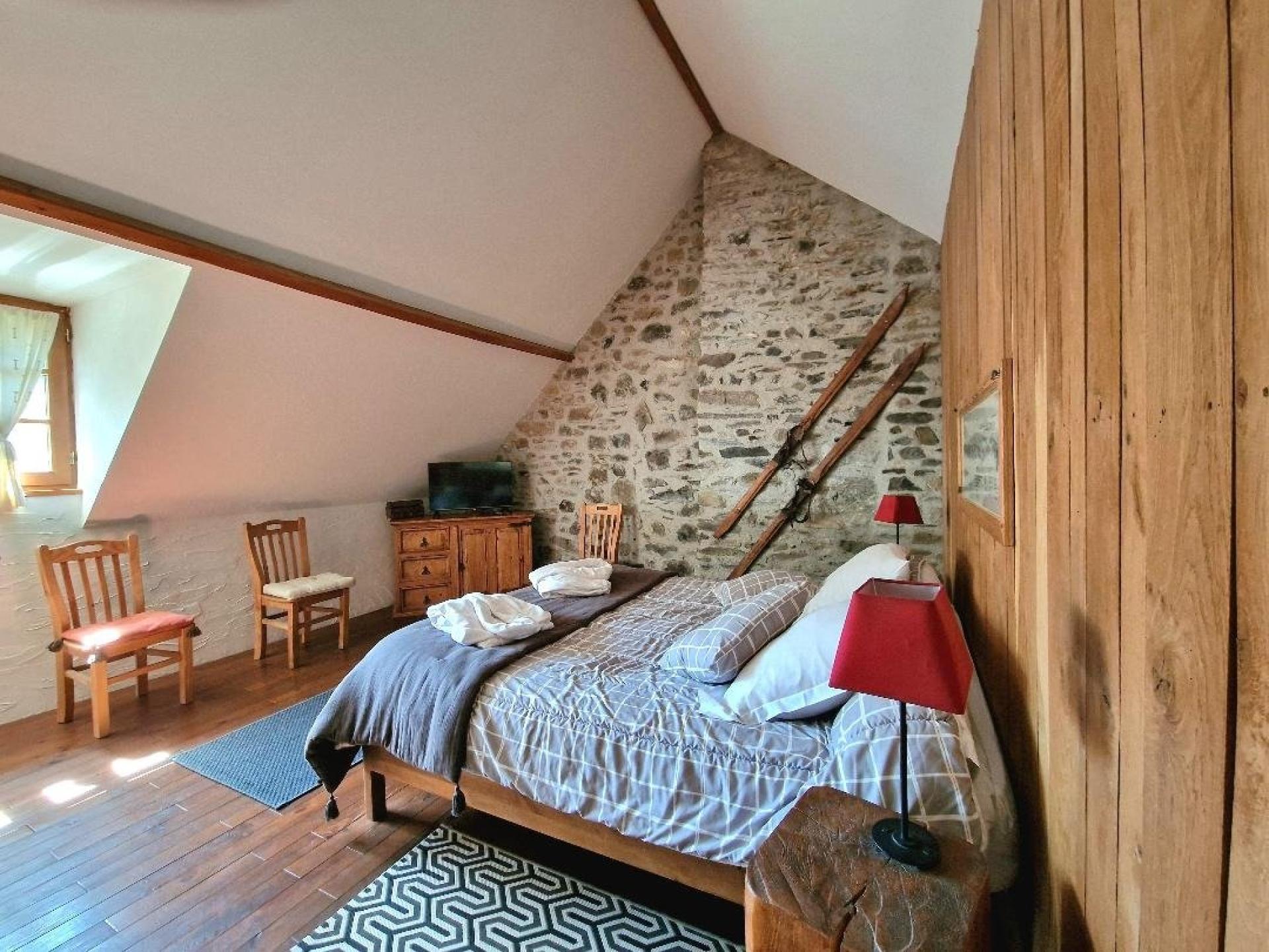 Photo 14 of the listing.