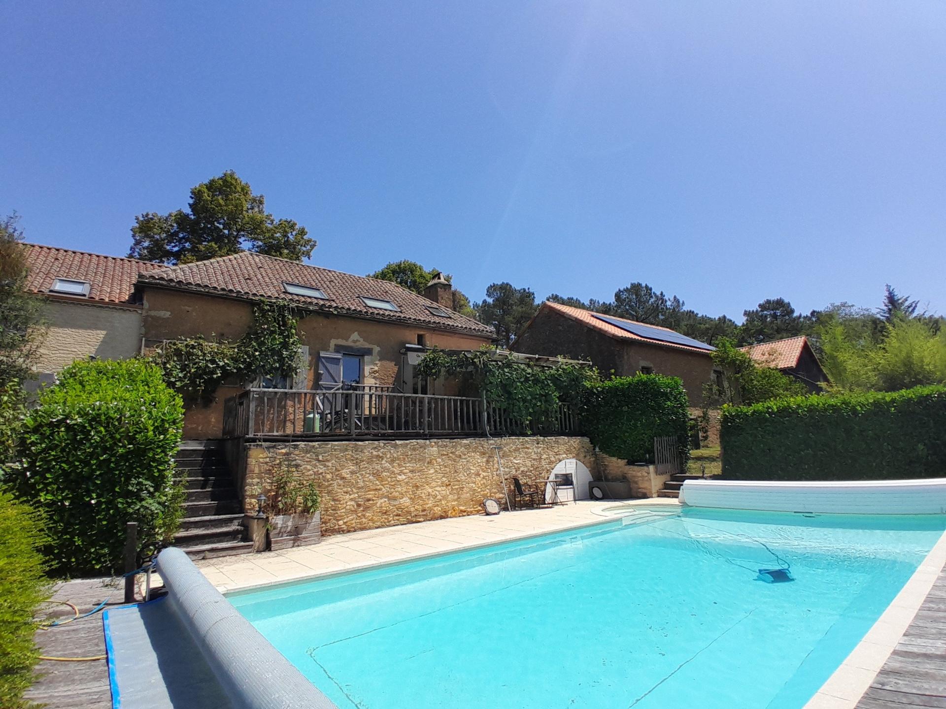 Photo 2 of the listing.