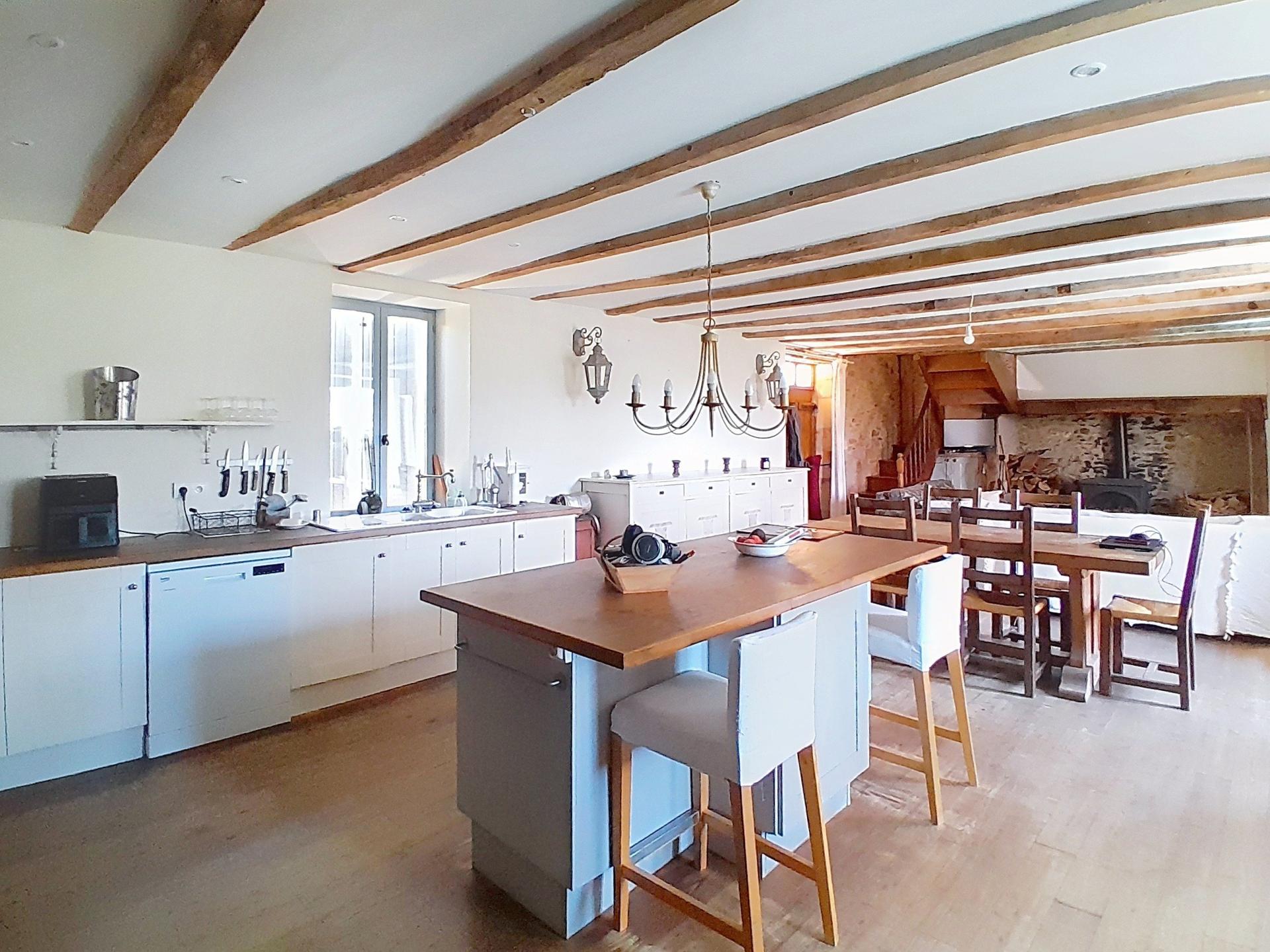 Photo 3 of the listing.