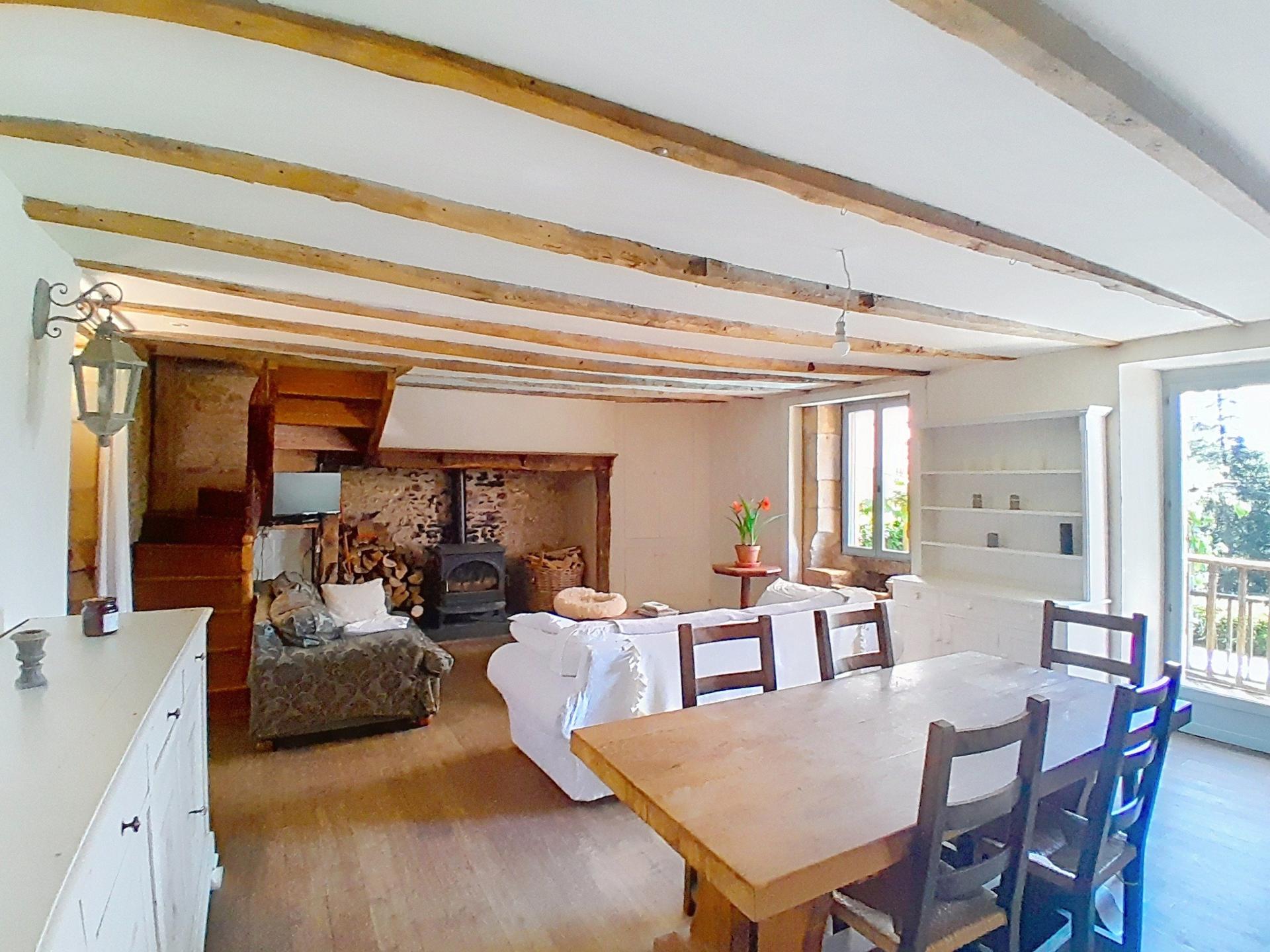 Photo 4 of the listing.