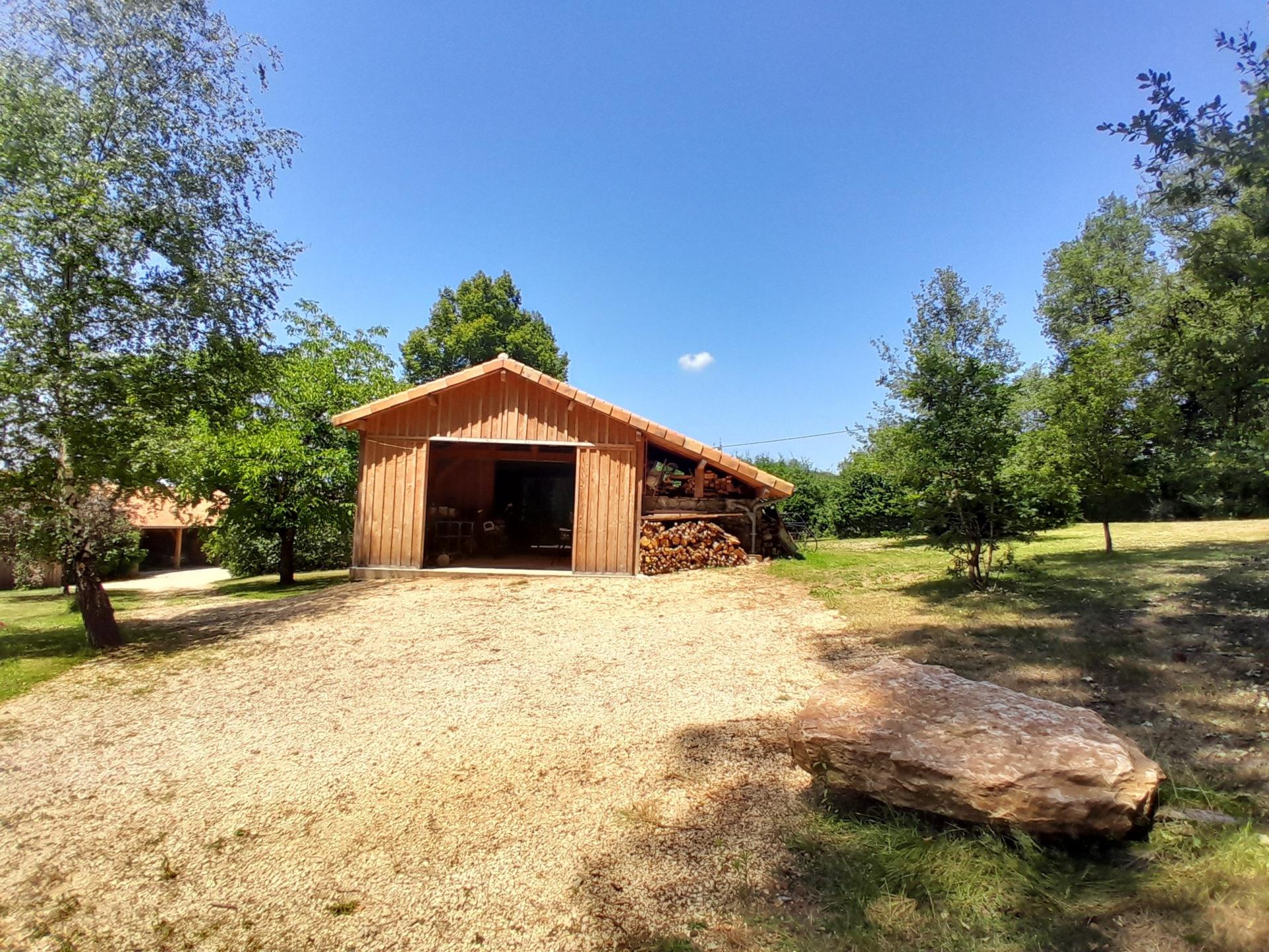 Photo 14 of the listing.