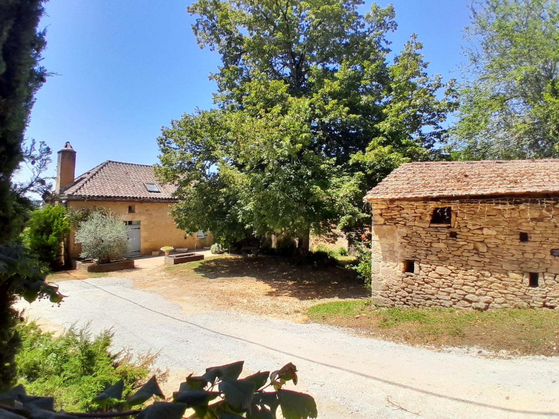 Photo 10 of the listing.