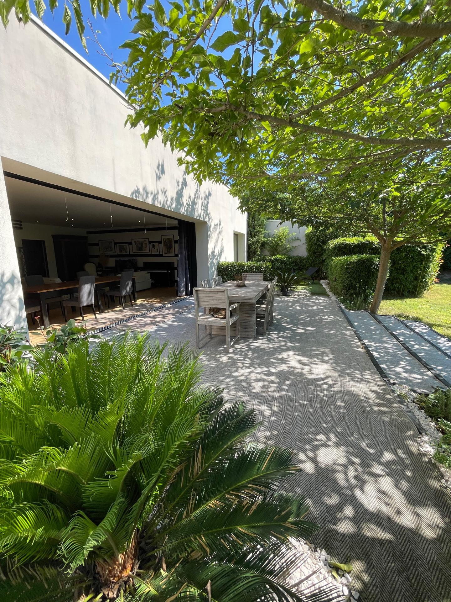 Photo 11 of the listing.