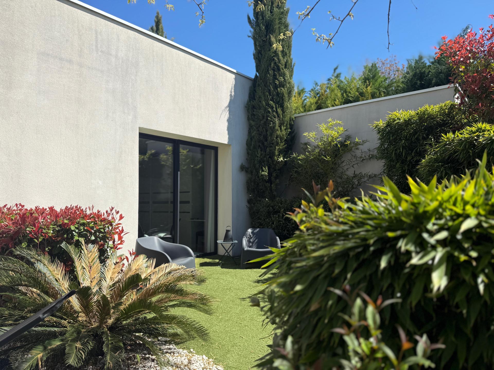 Photo 9 of the listing.