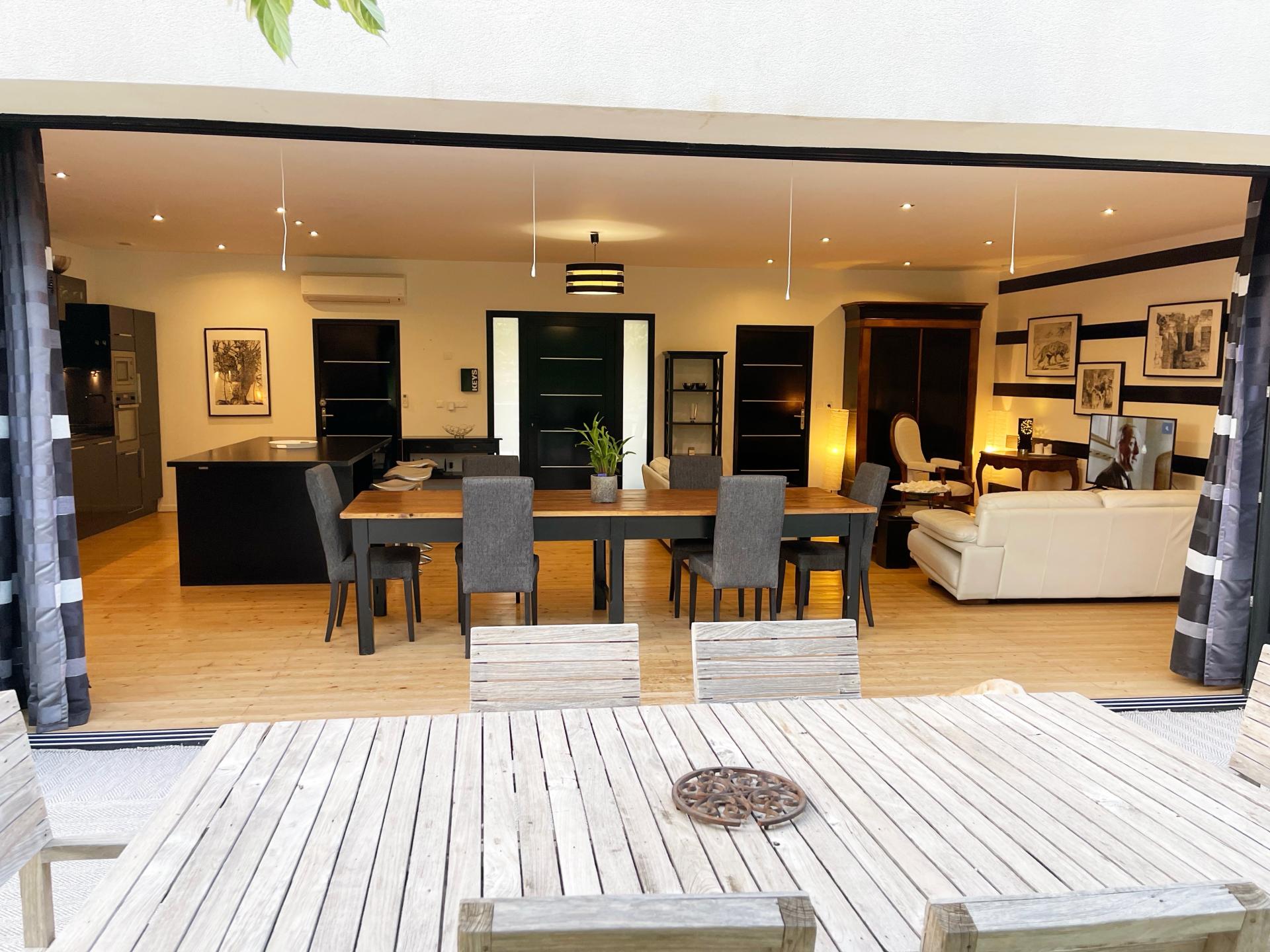 Photo 10 of the listing.