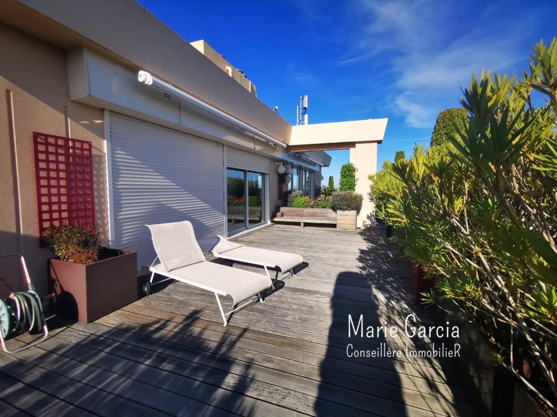 Photo 3 of the listing.