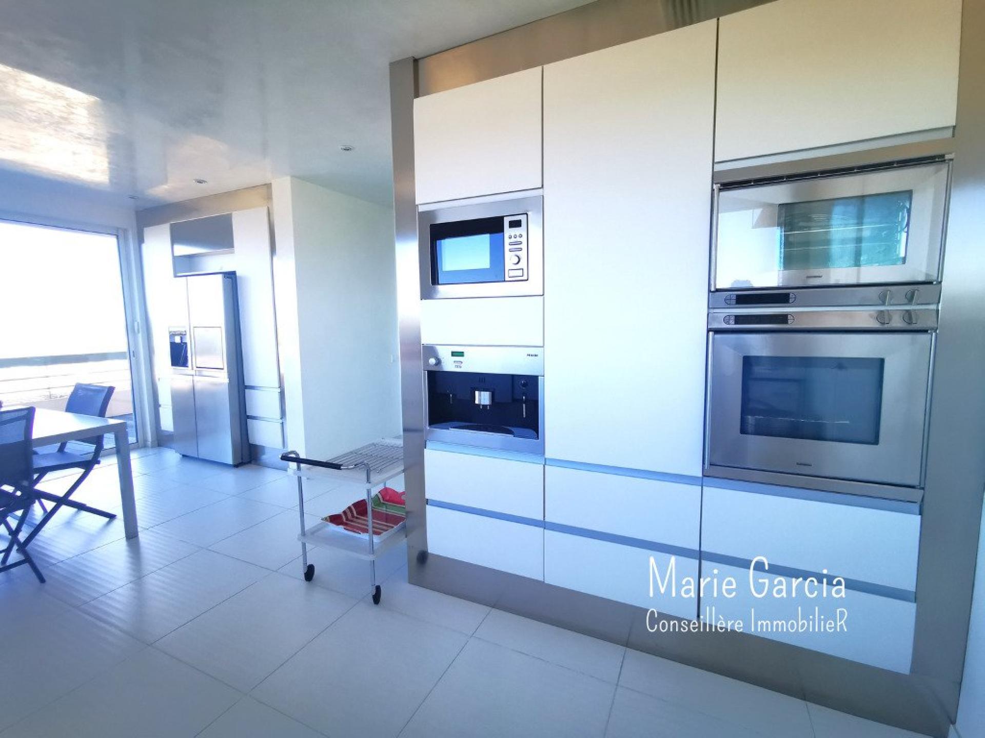 Photo 7 of the listing.