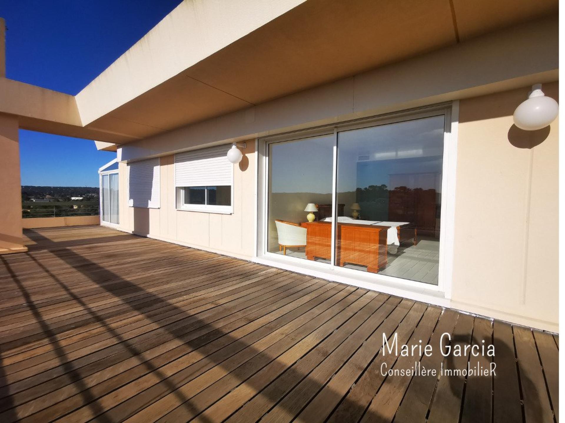 Photo 8 of the listing.