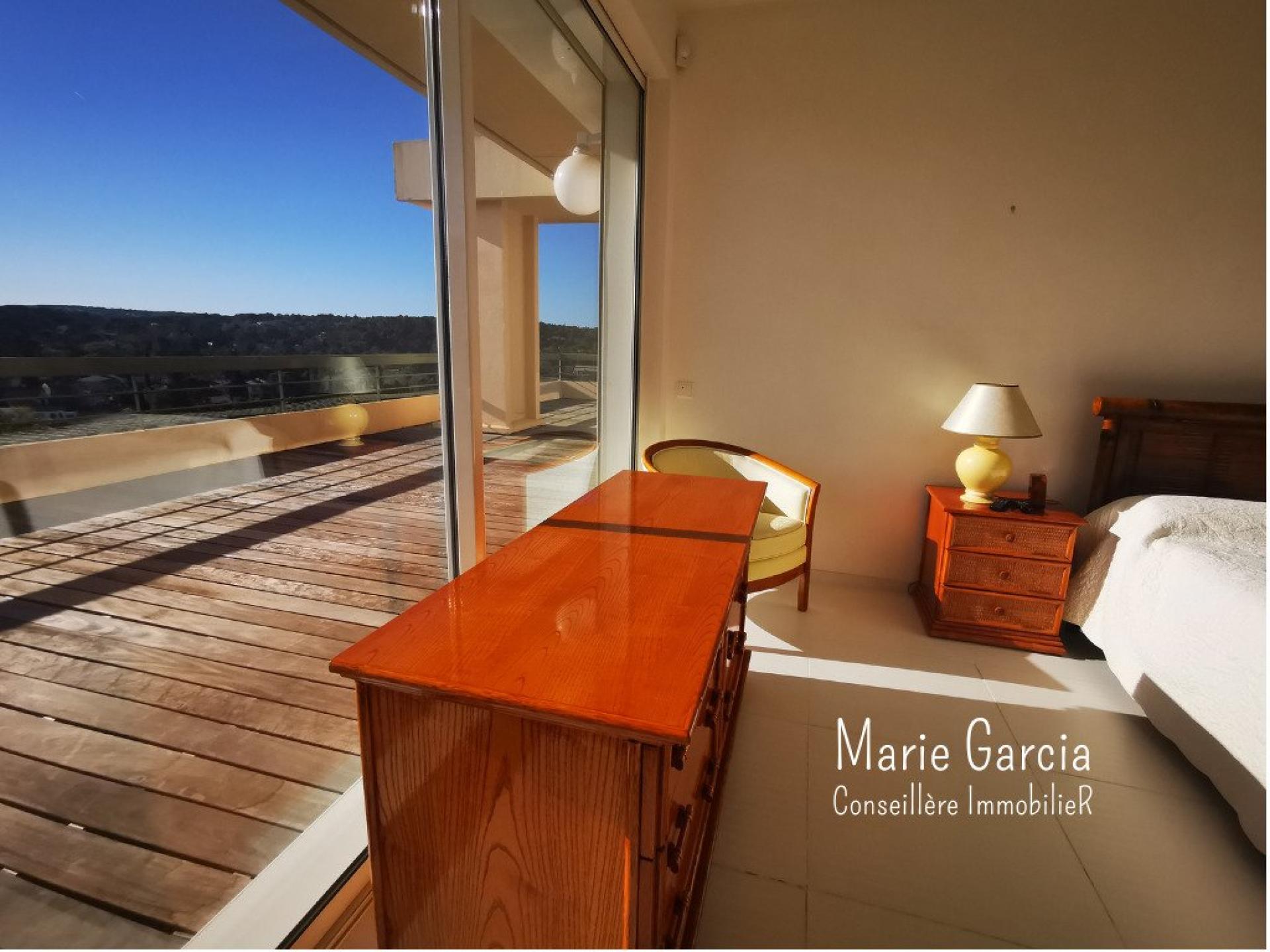 Photo 9 of the listing.