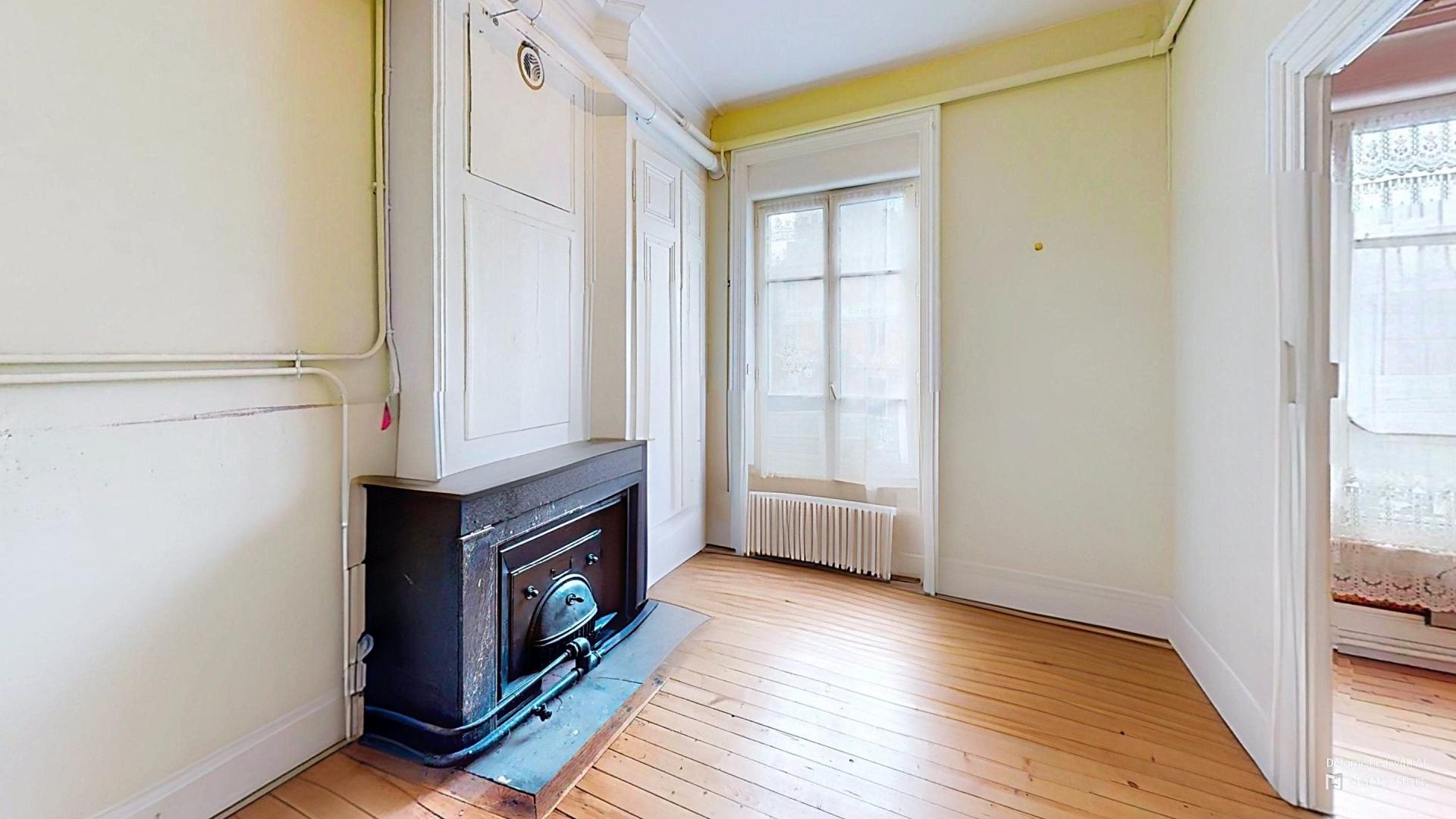 Photo 6 of the listing.