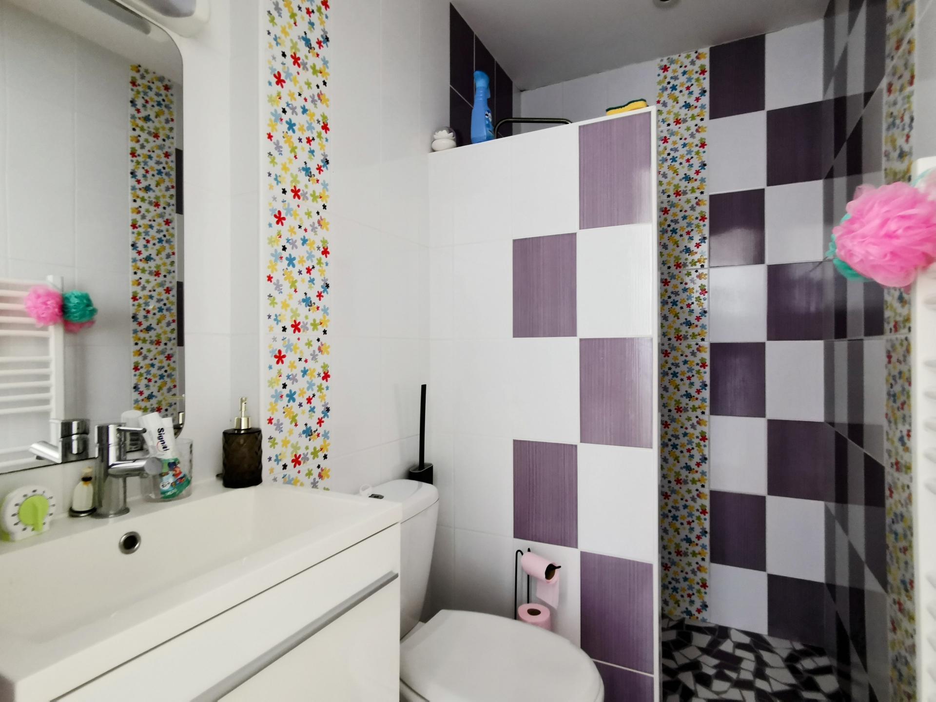 Photo 8 of the listing.