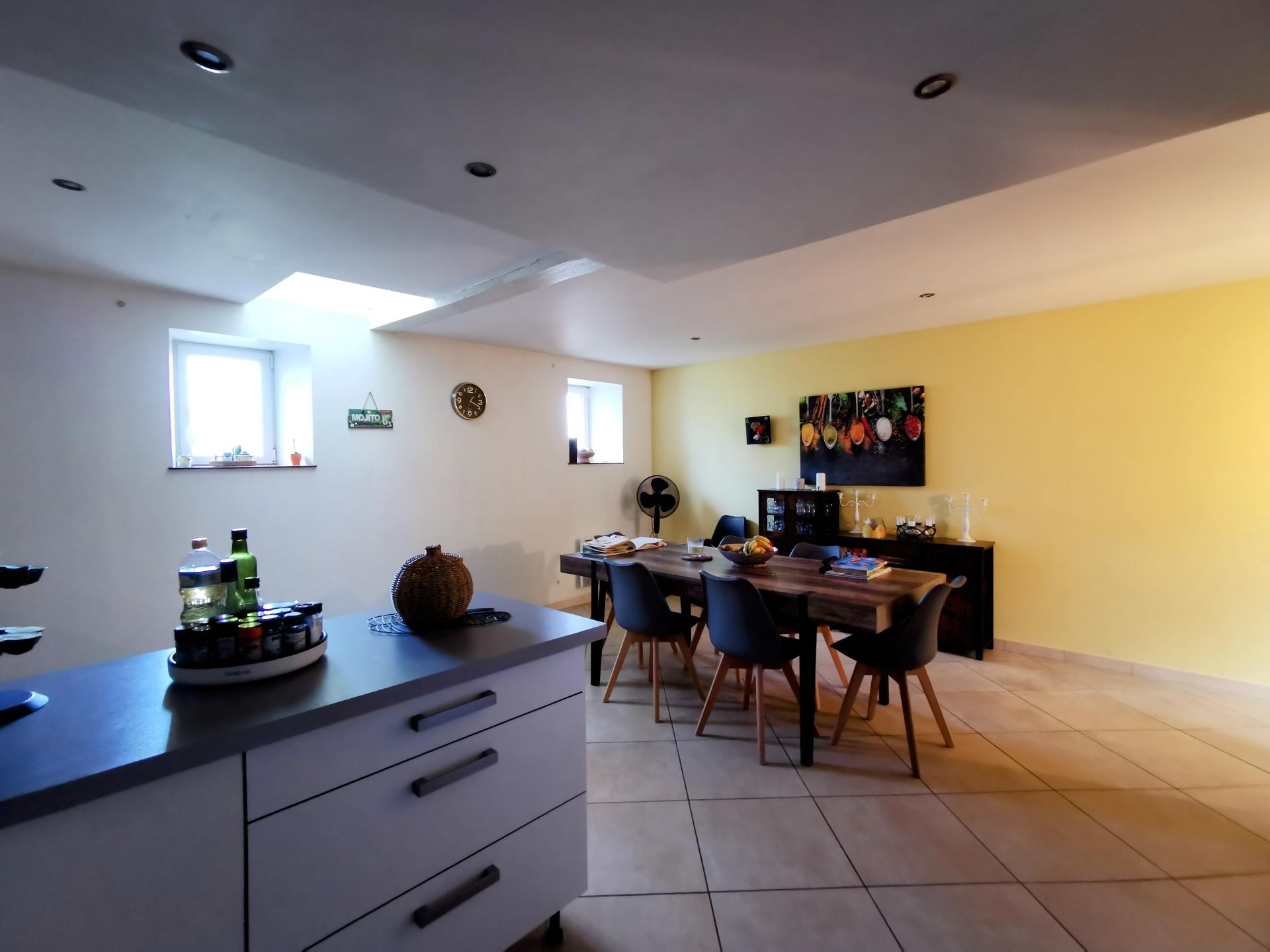 Photo 6 of the listing.