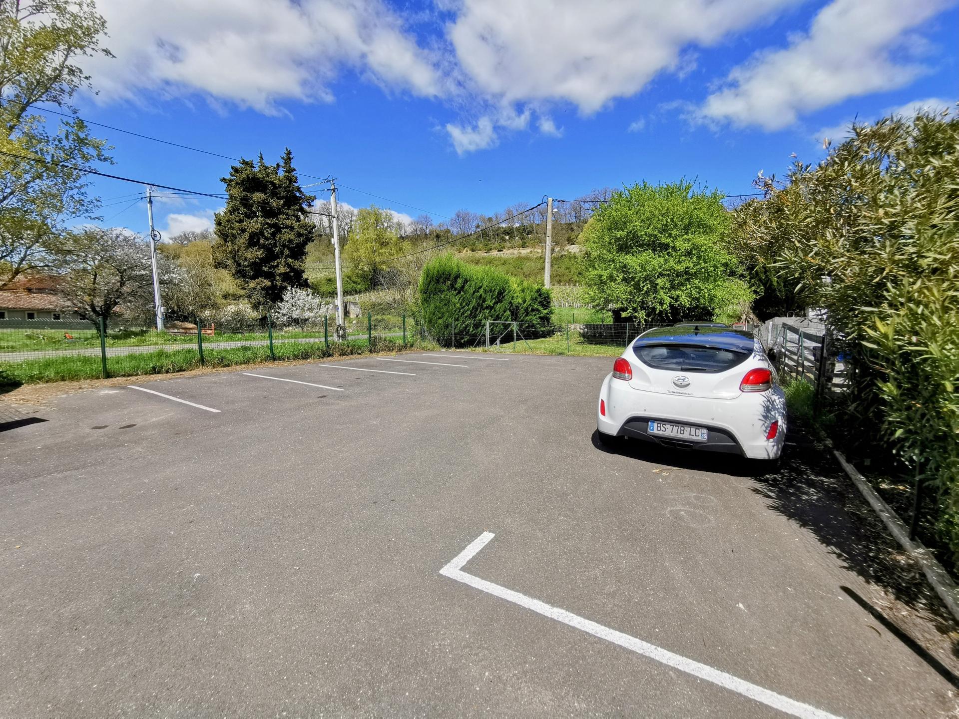 Photo 11 of the listing.