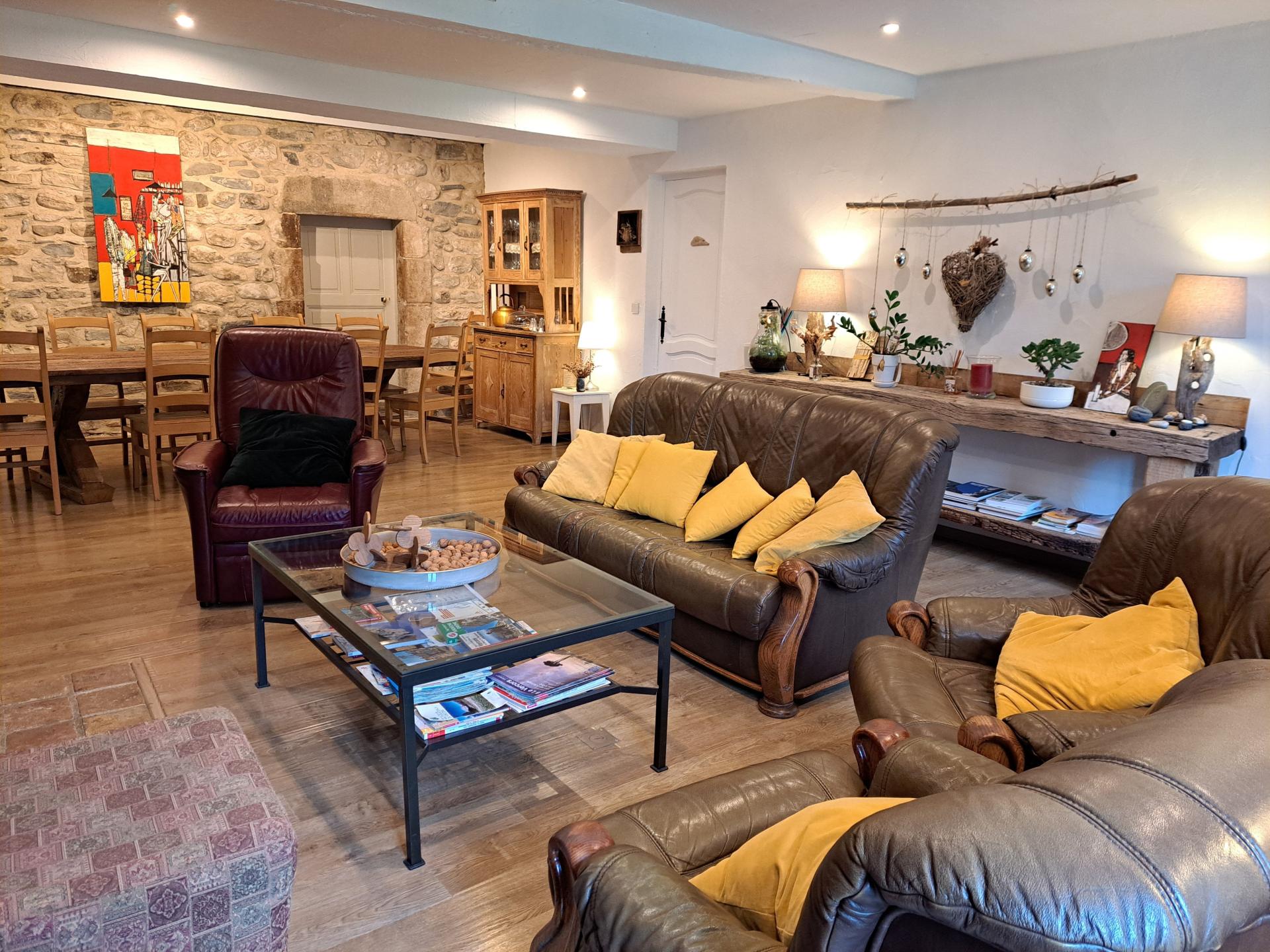 Photo 12 of the listing.