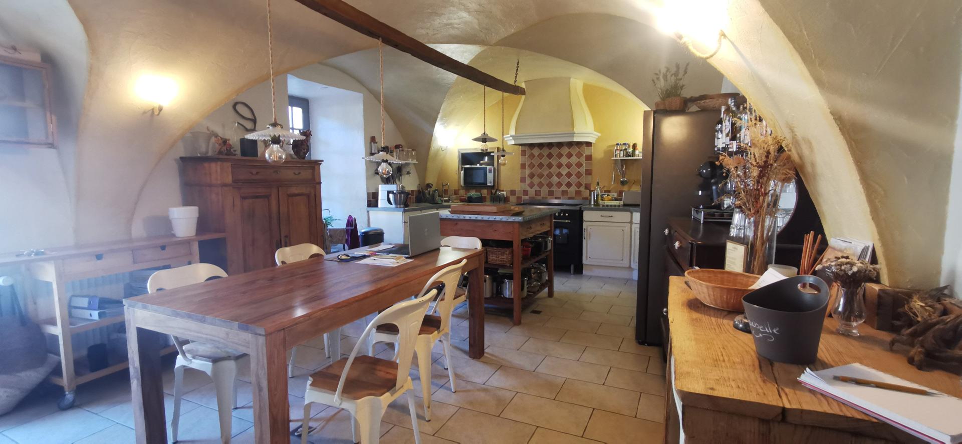 Photo 9 of the listing.