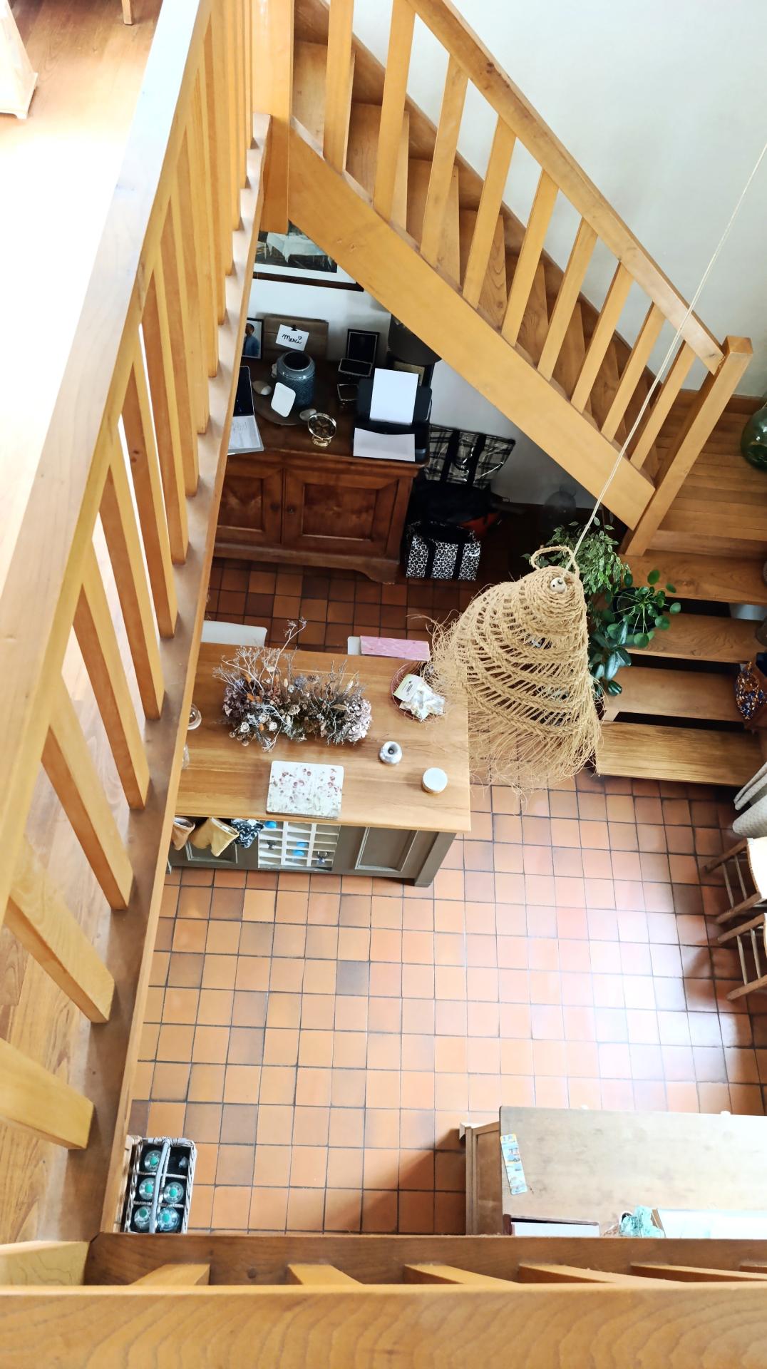 Photo 7 of the listing.