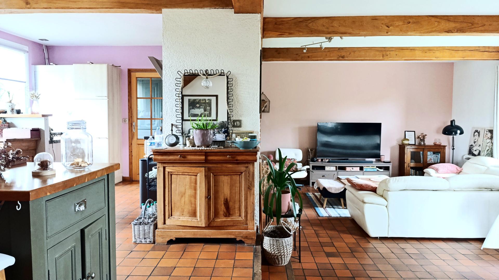 Photo 6 of the listing.