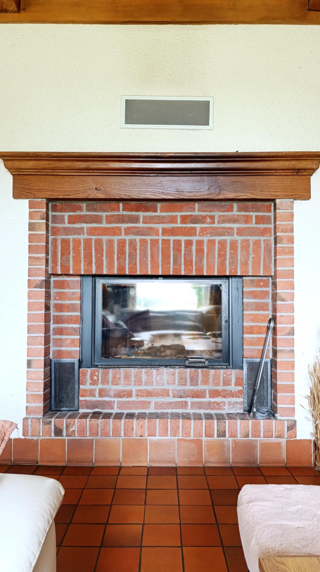 Photo 4 of the listing.